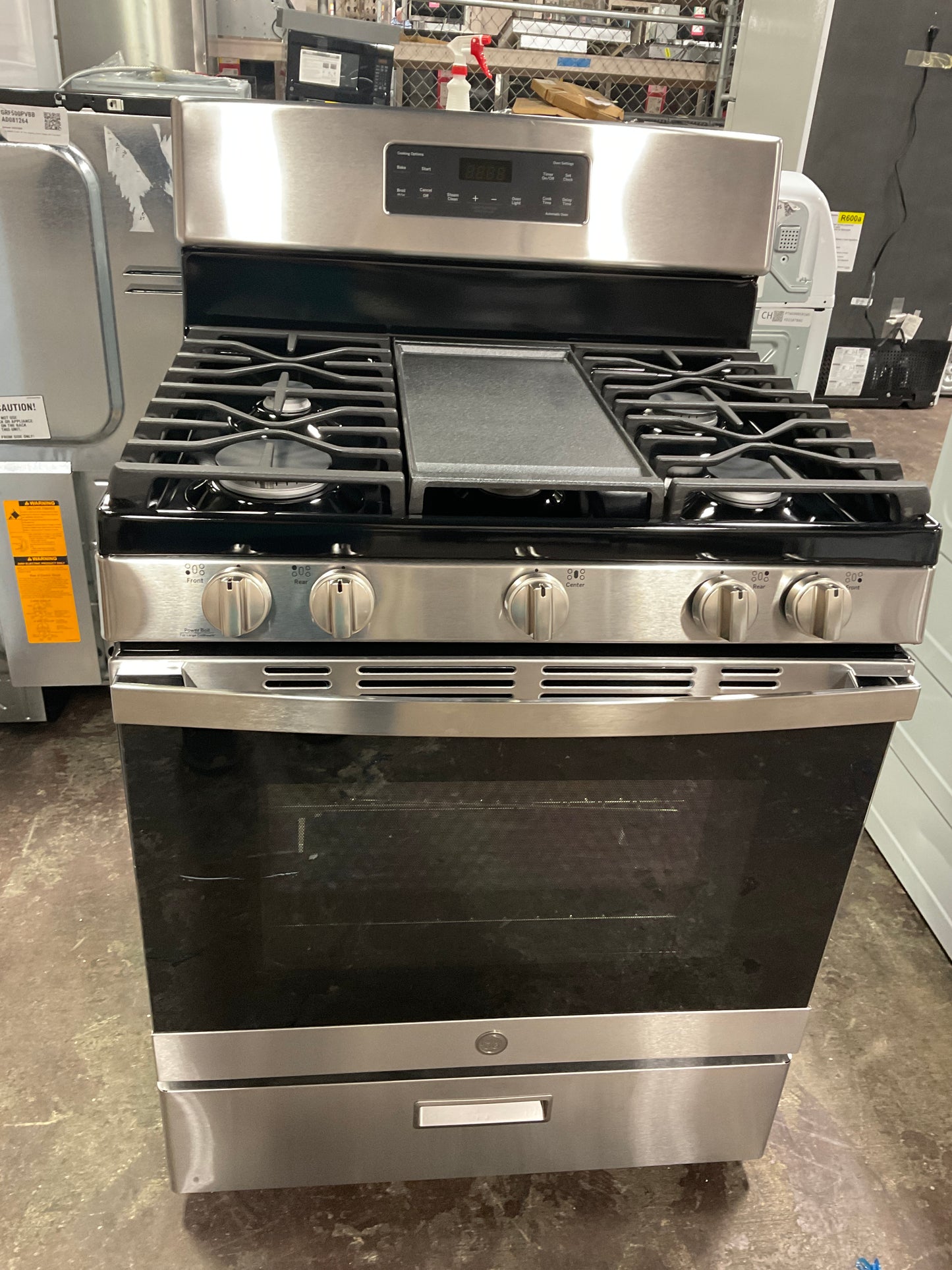 Front view, oven-door closed