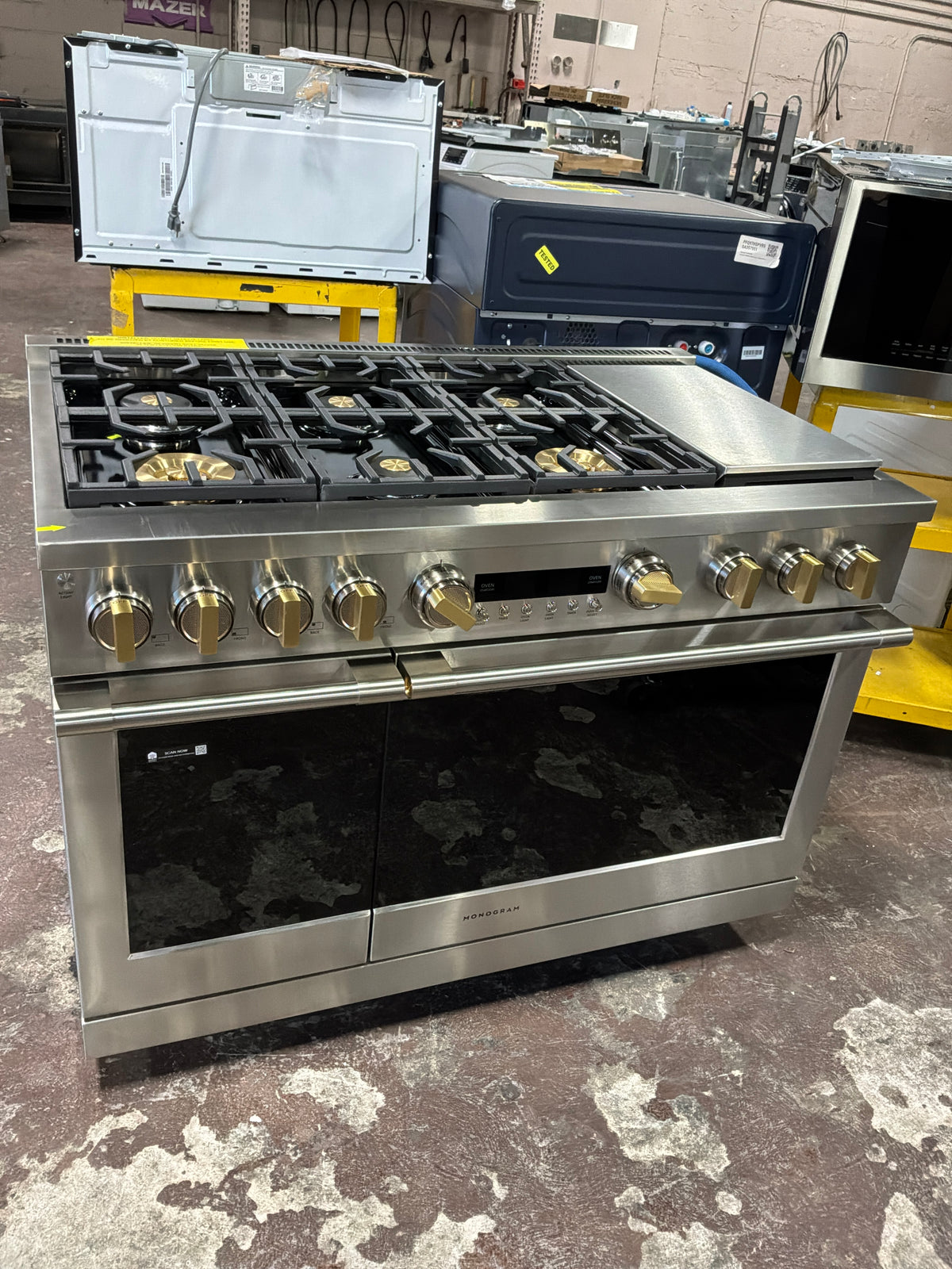 Front view, oven-door closed