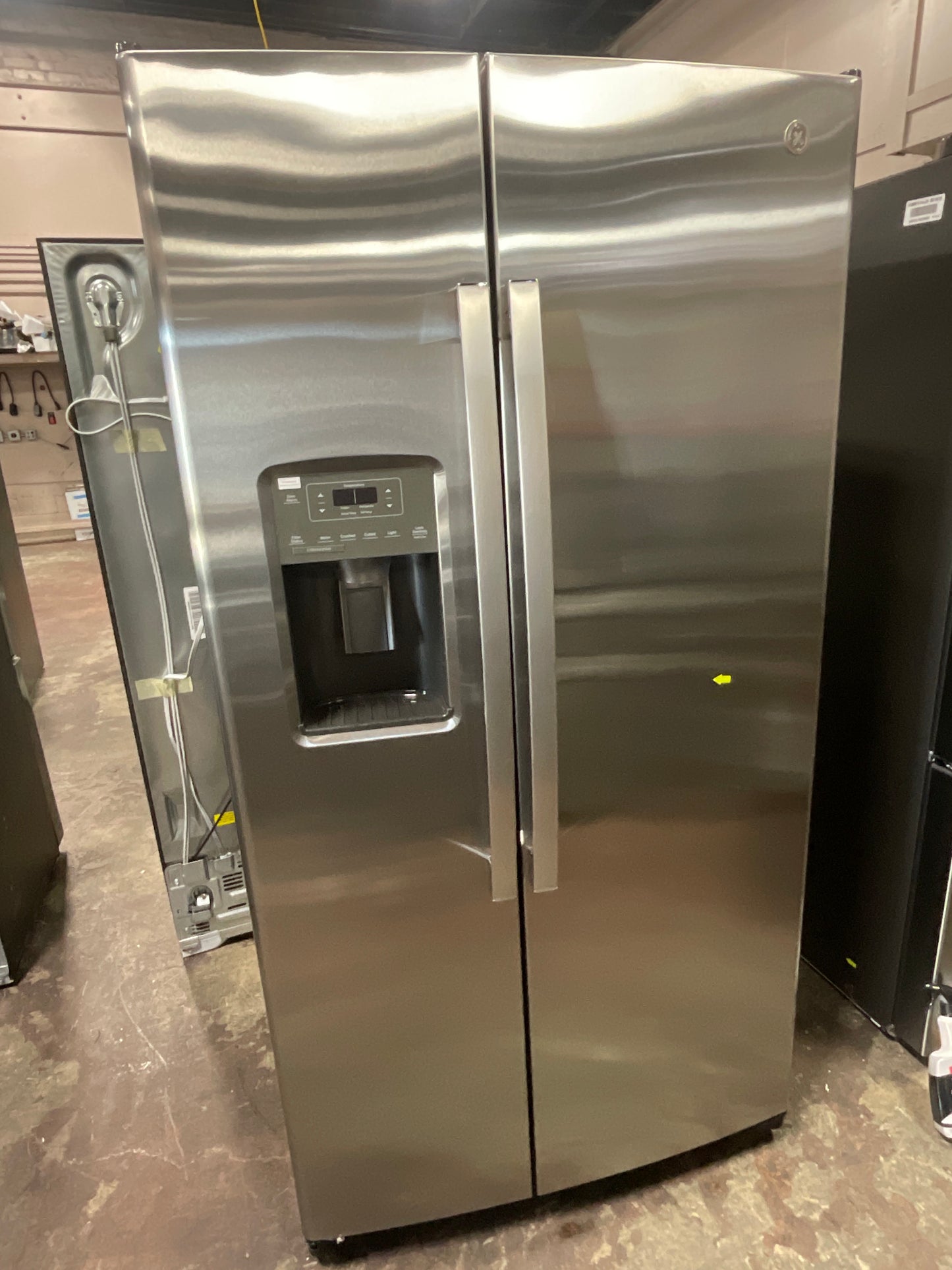 Front view, door closed