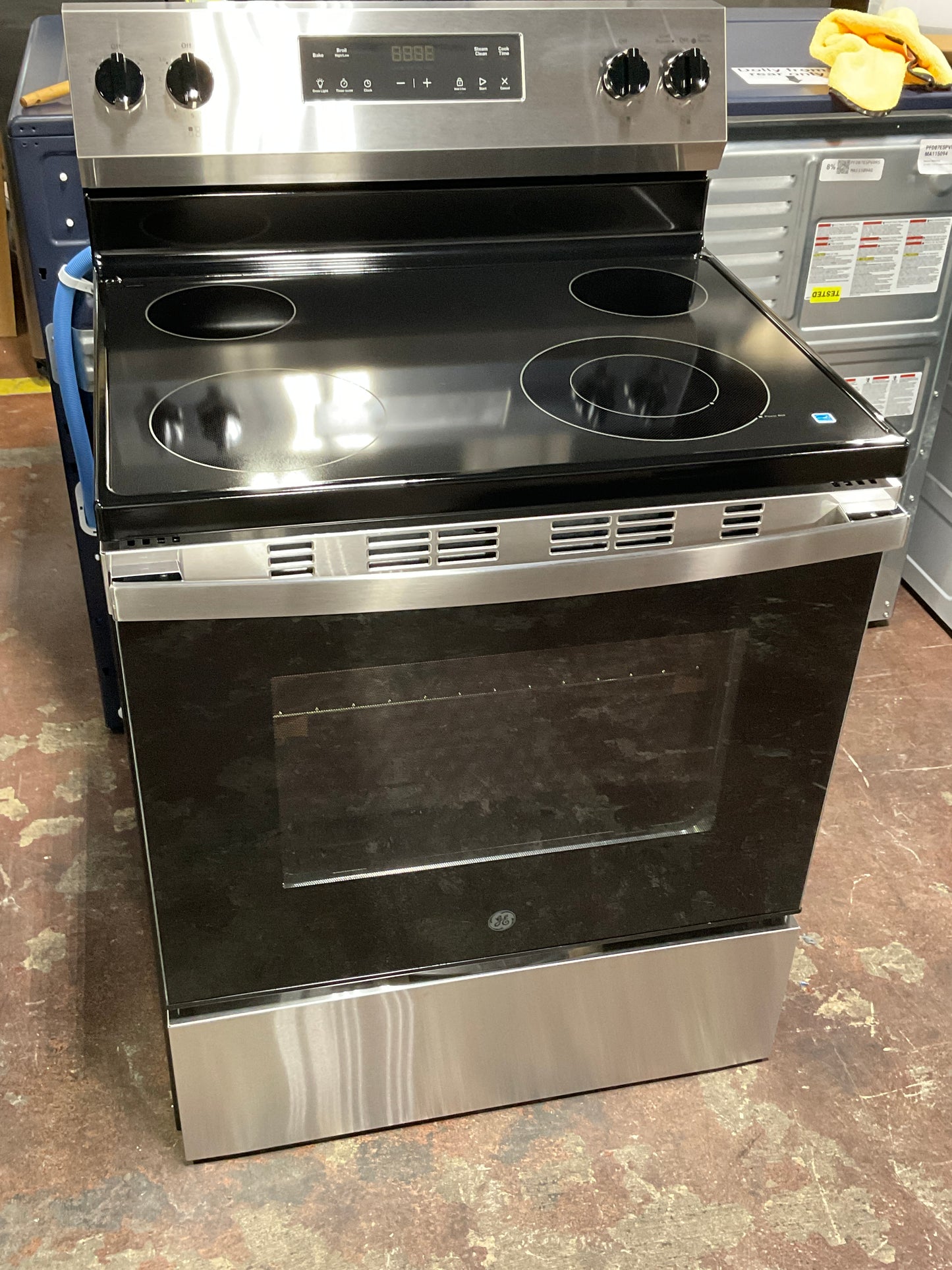 Front view, oven-door closed
