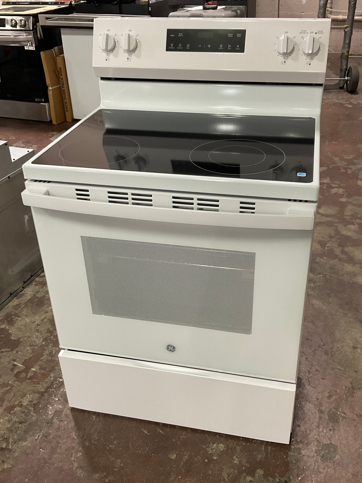 Front view, oven-door closed