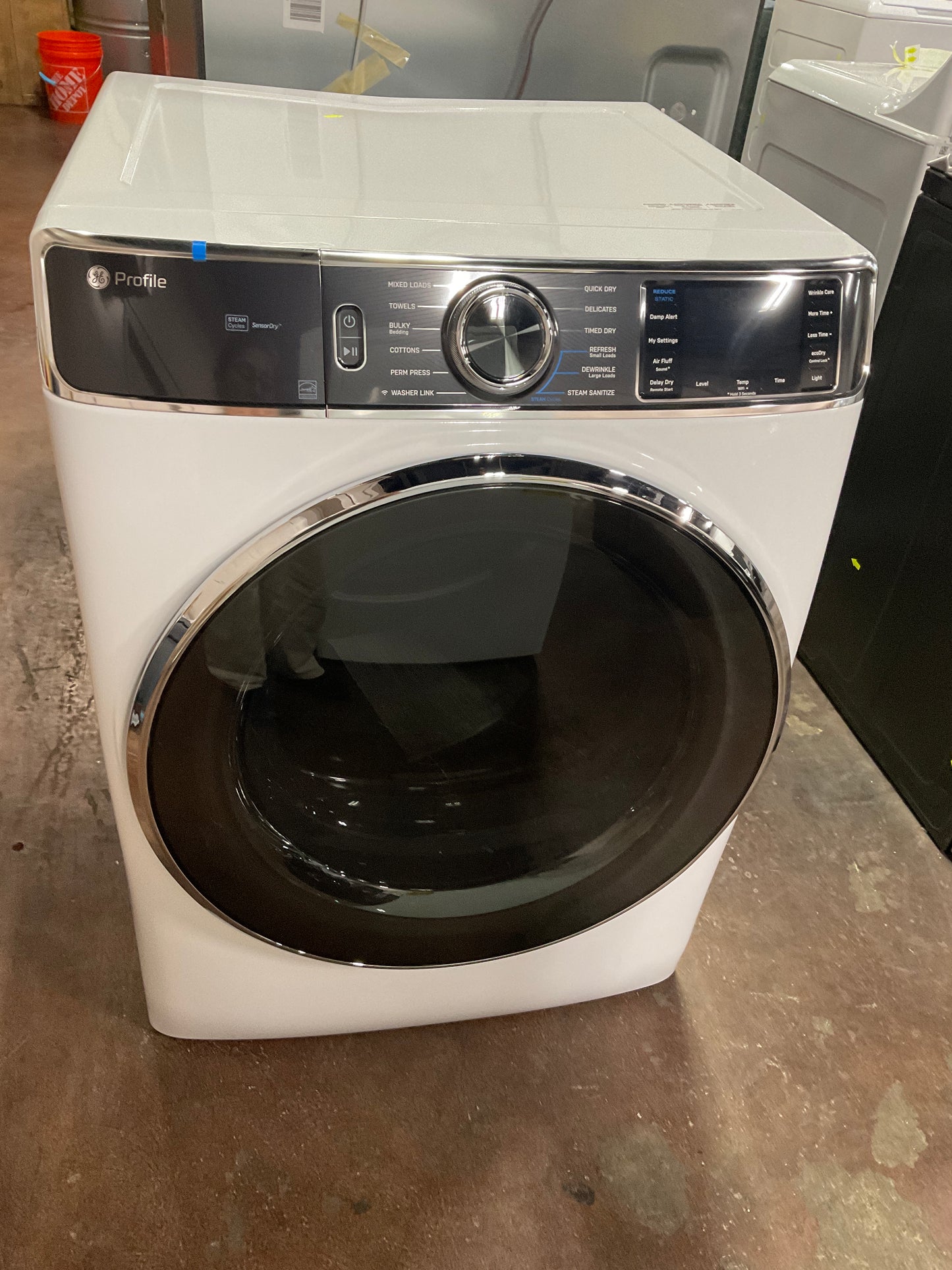 Front view, door closed