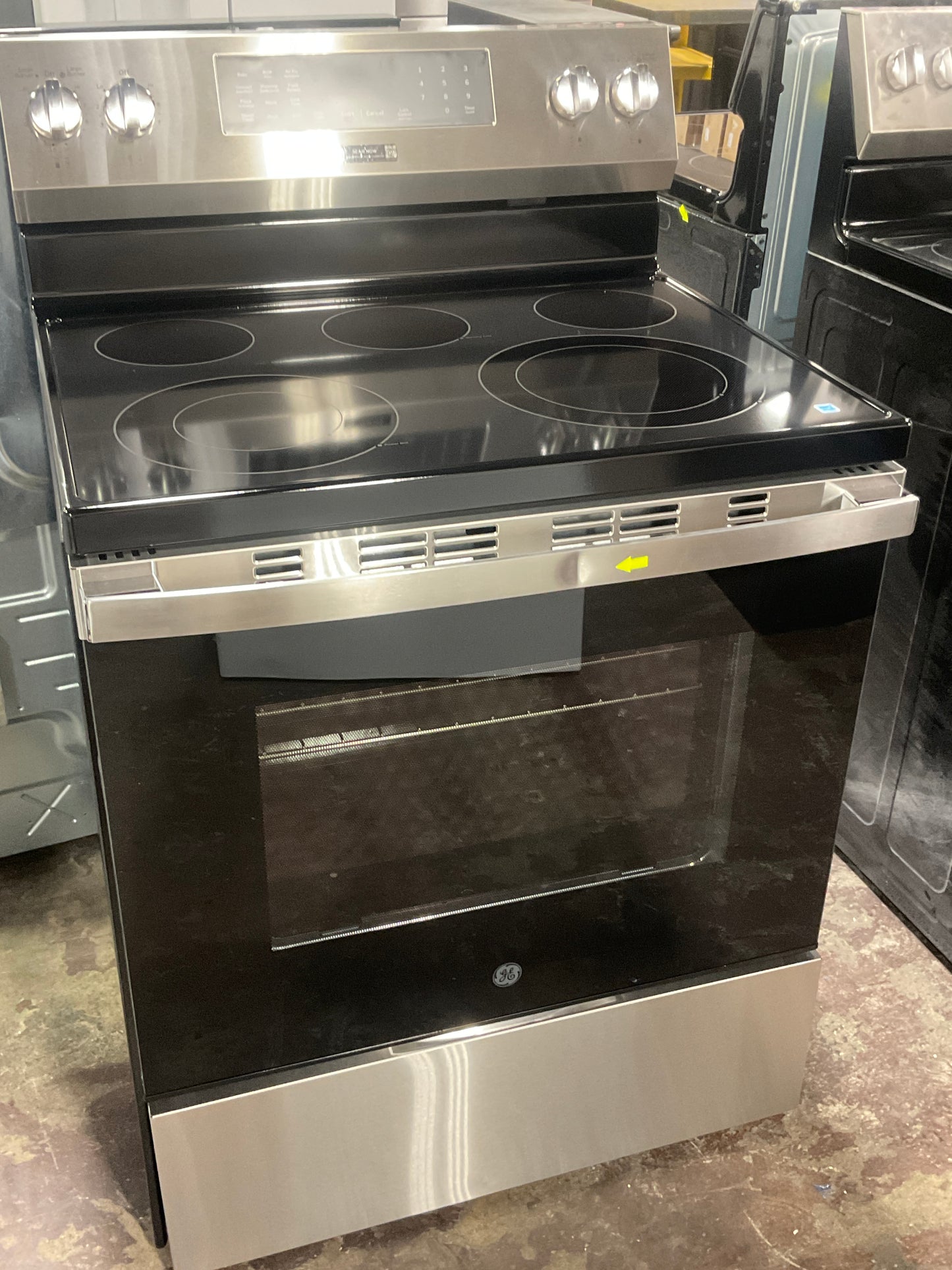 Front view, oven-door closed