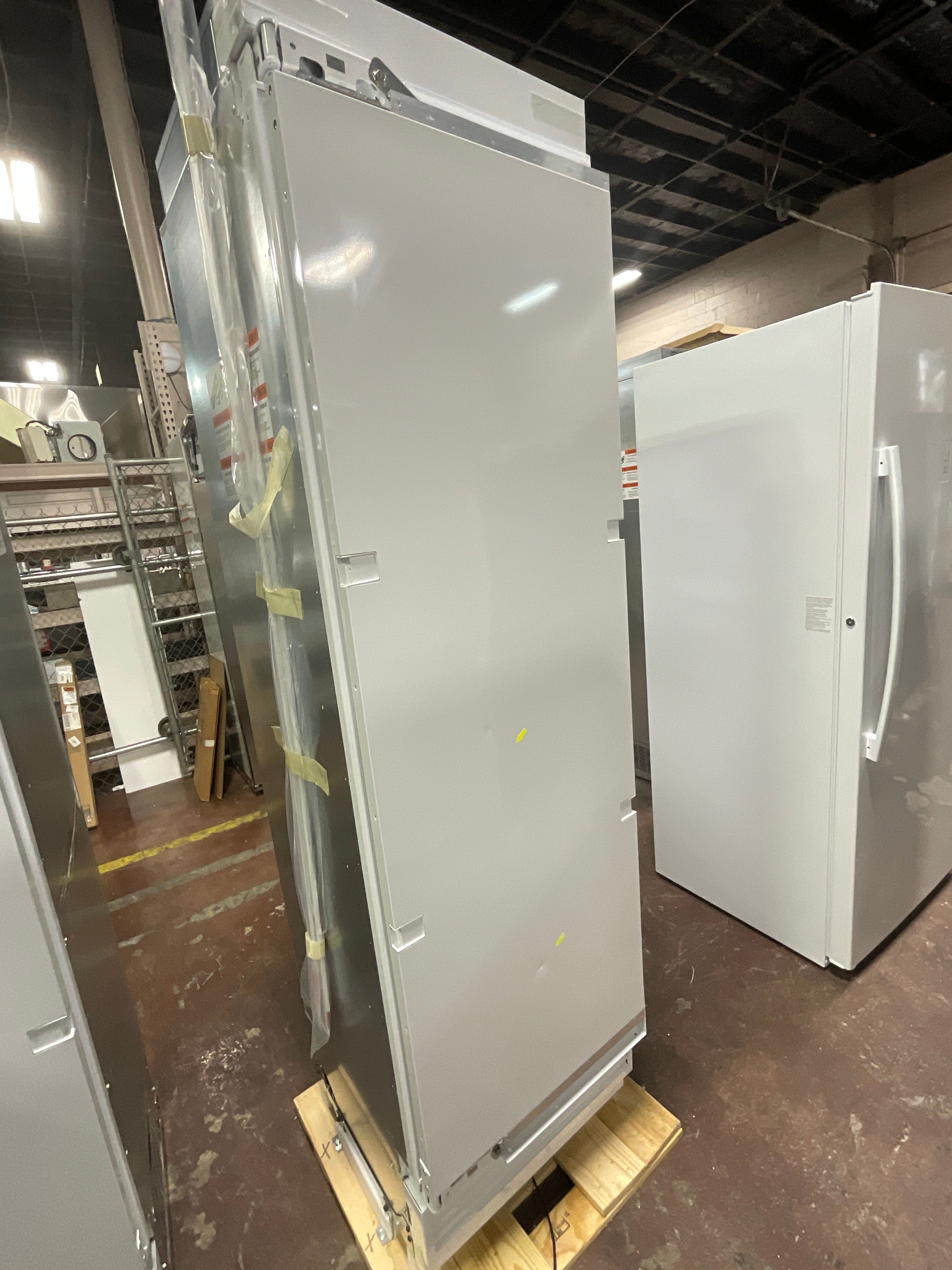 Front view, door closed