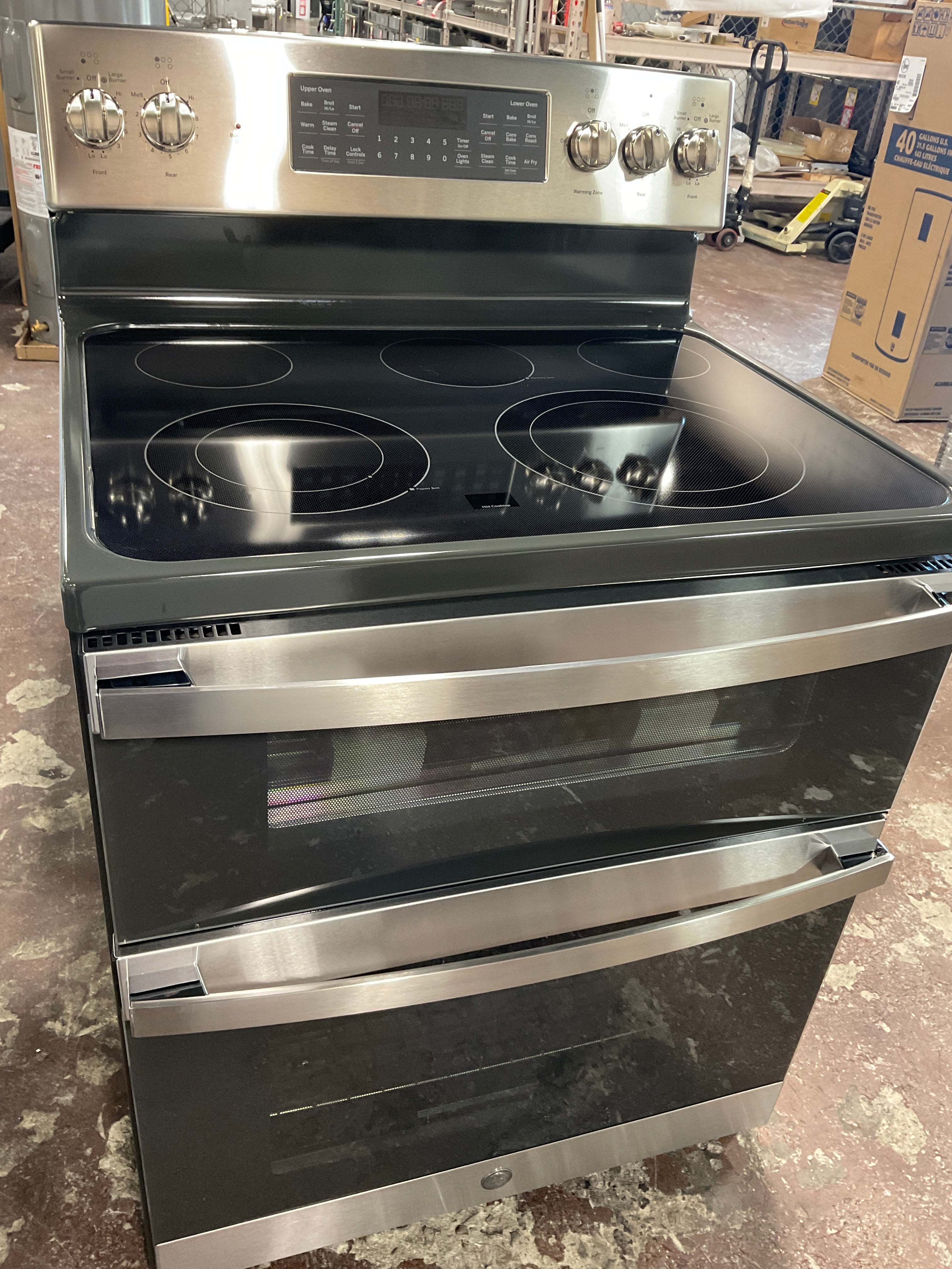 Front view, oven-door closed