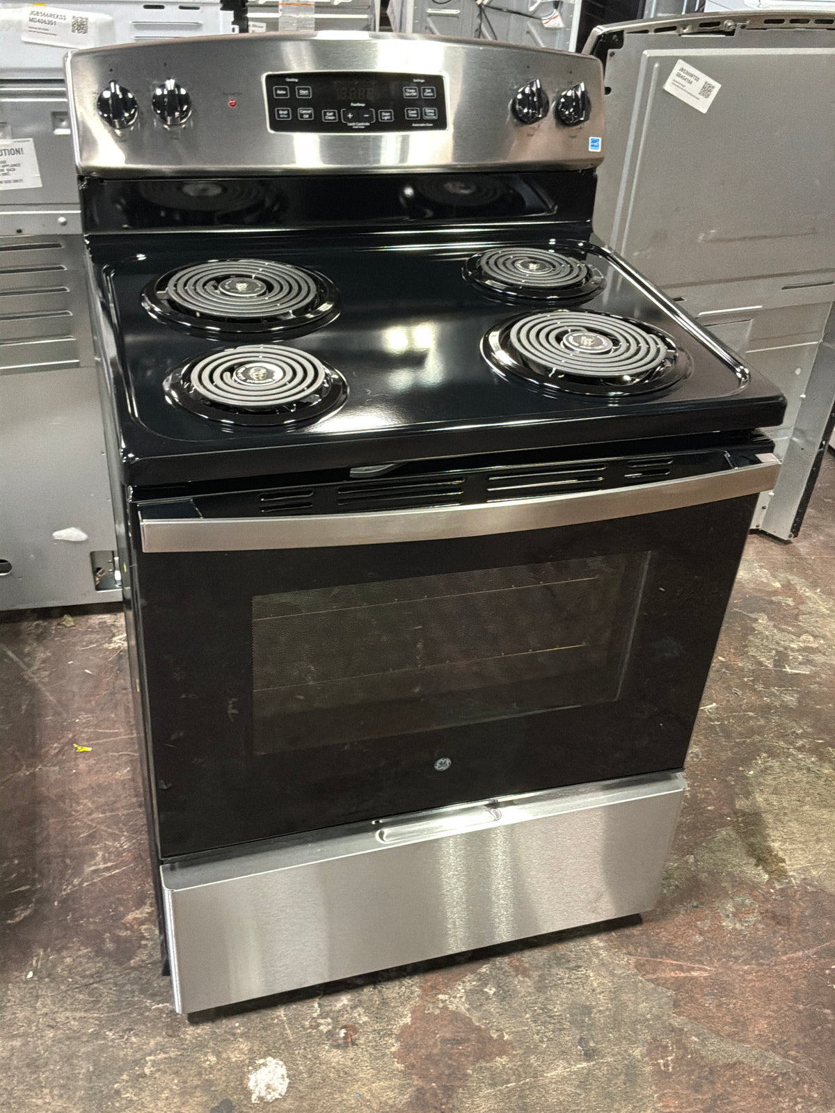 Front view, oven-door closed