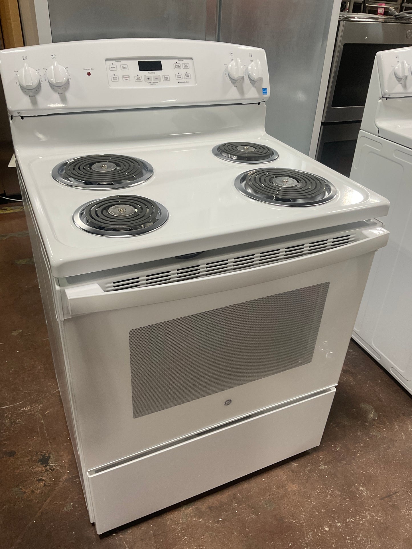 Front view, oven-door closed