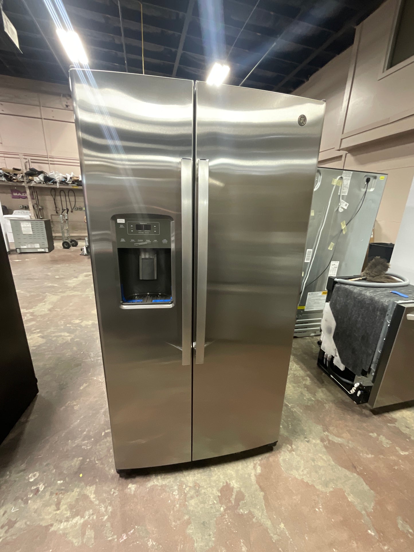 Front view, door closed