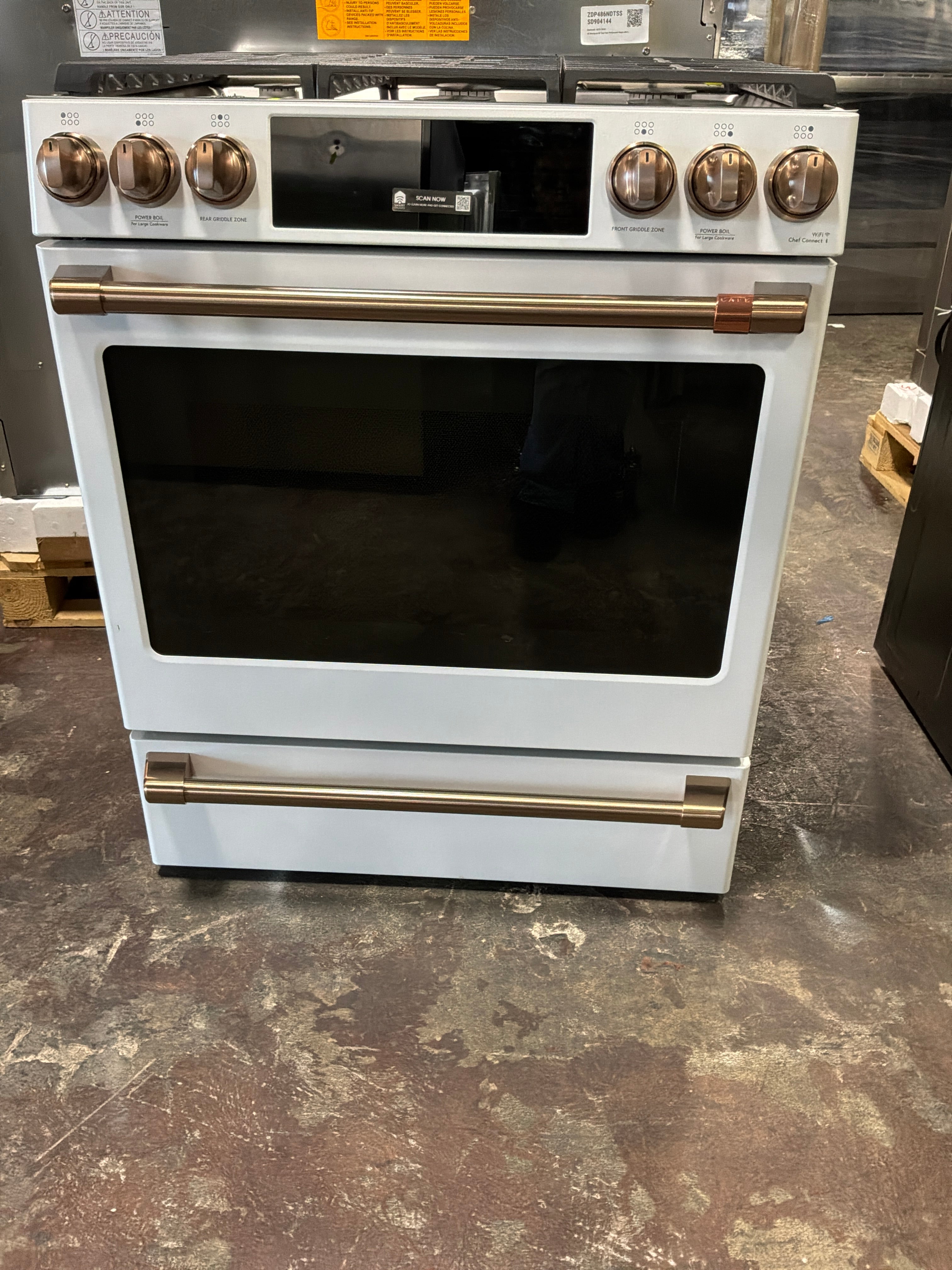 Front view, oven-door closed