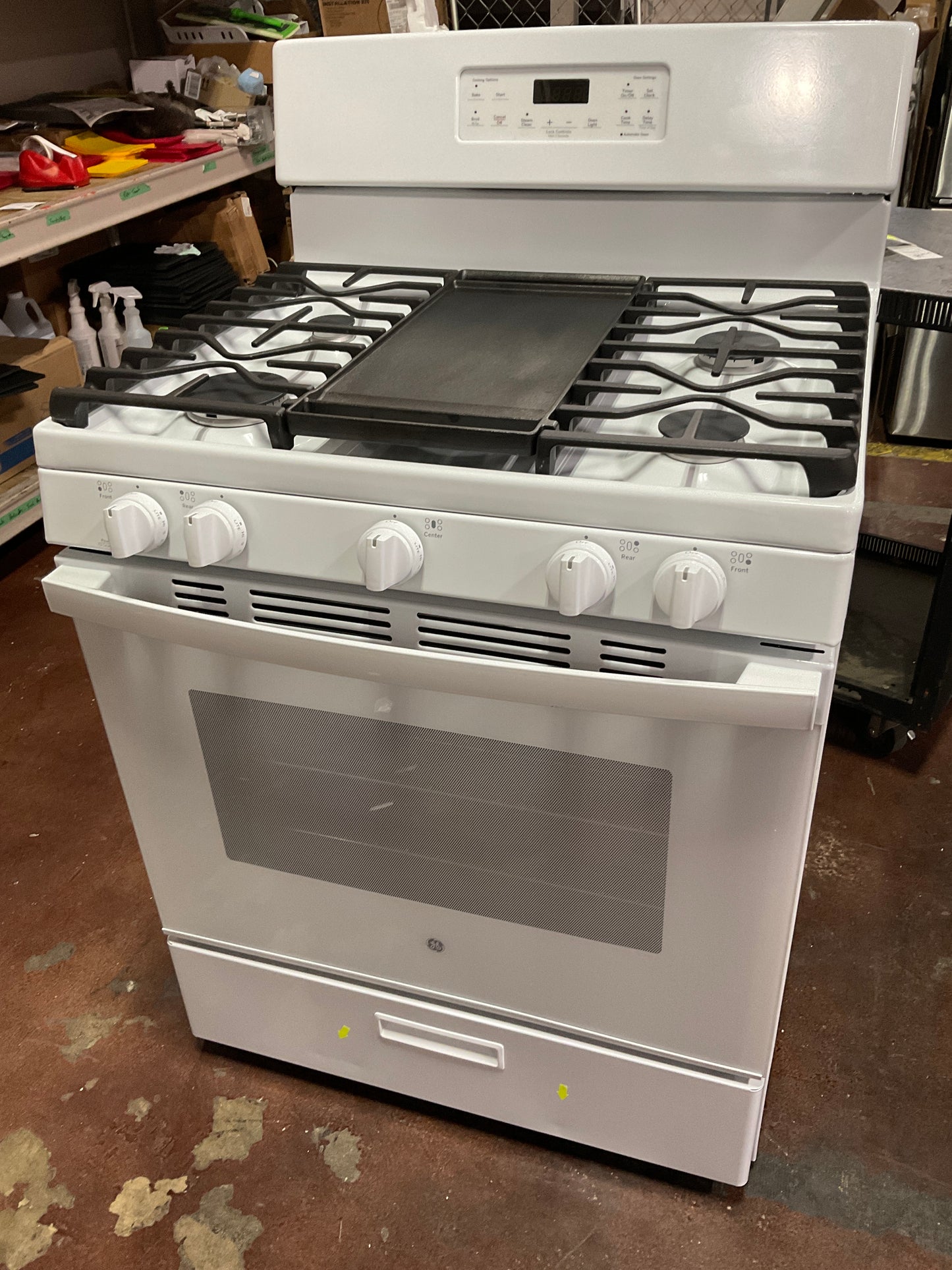 Front view, oven-door closed