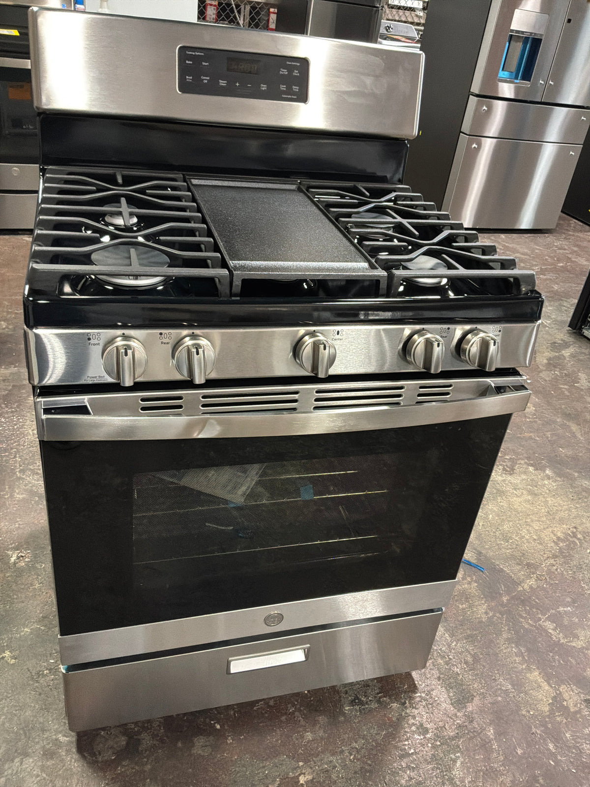 Front view, oven-door closed
