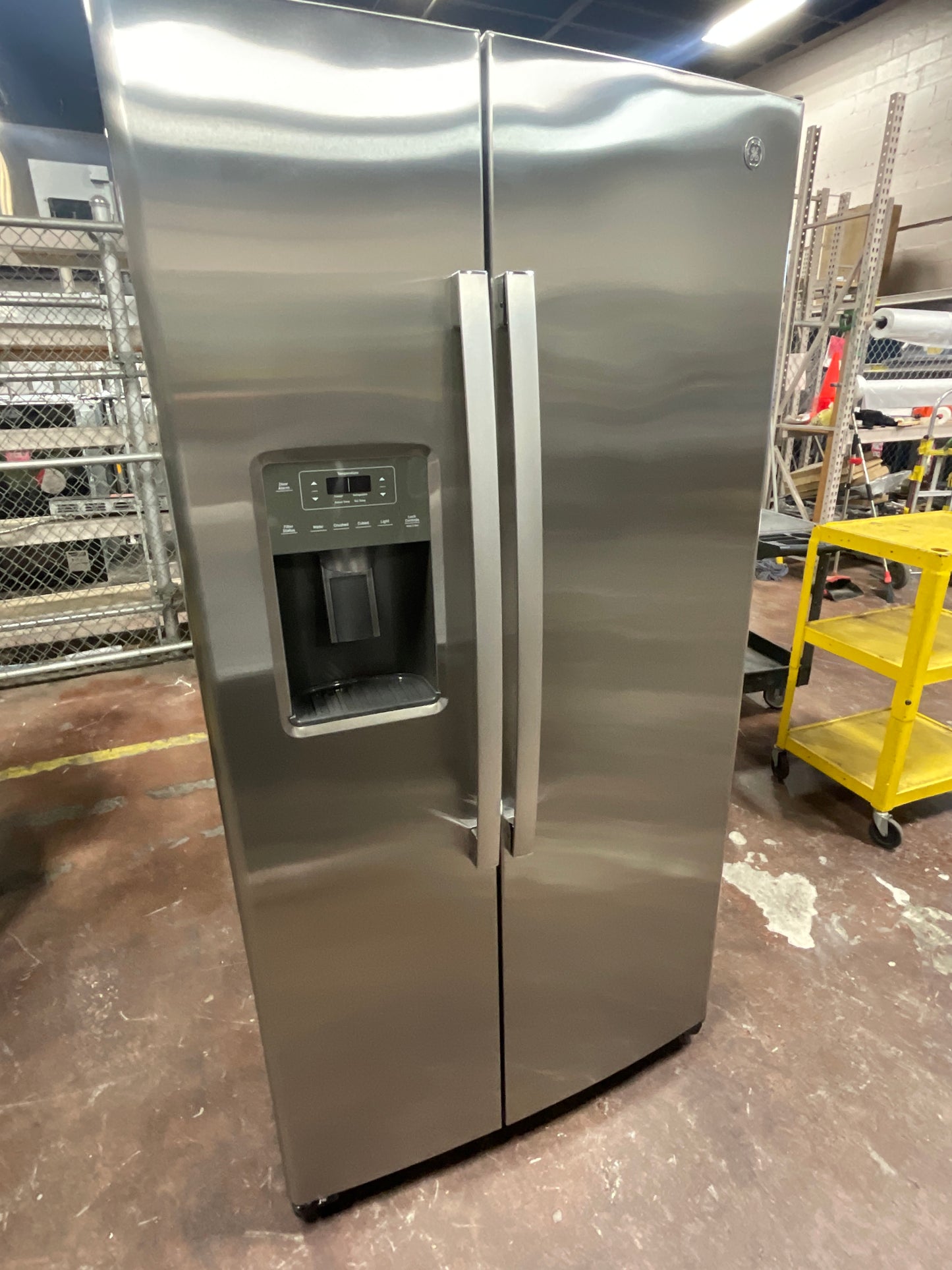 Front view, door closed