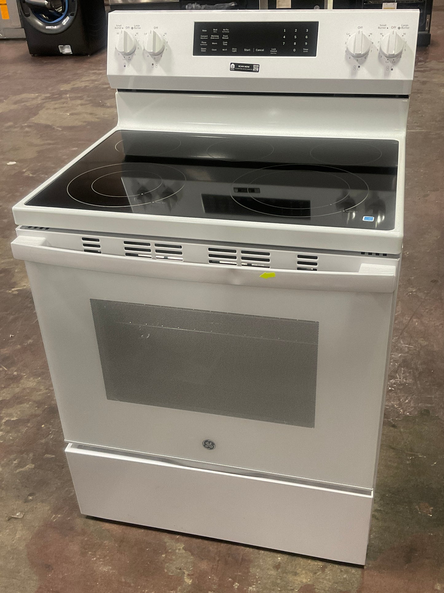 Front view, oven-door closed