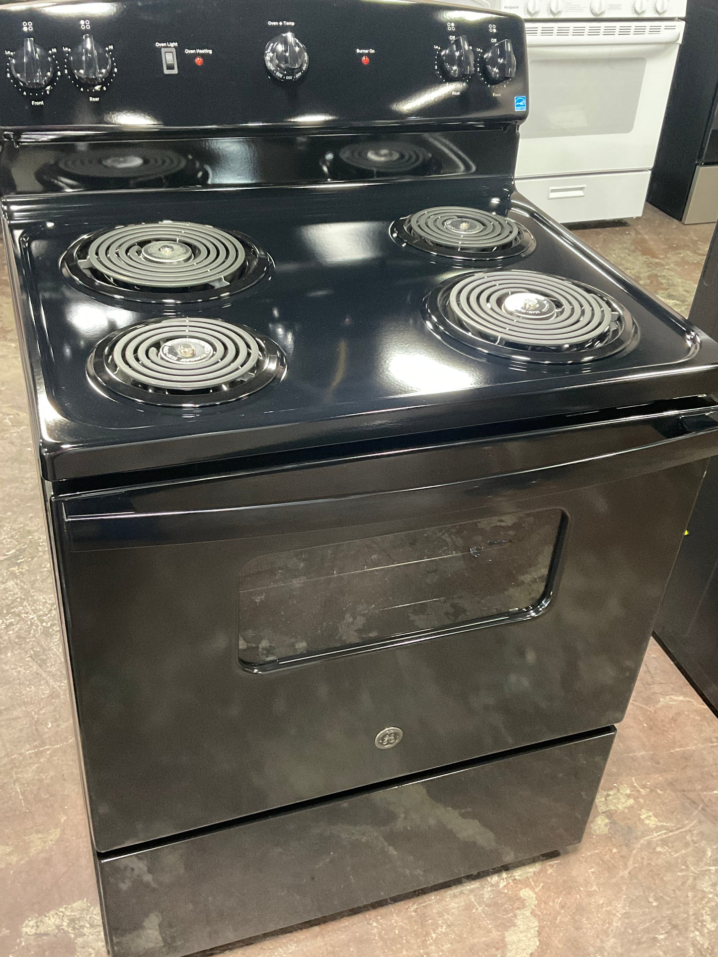 Front view, oven-door closed