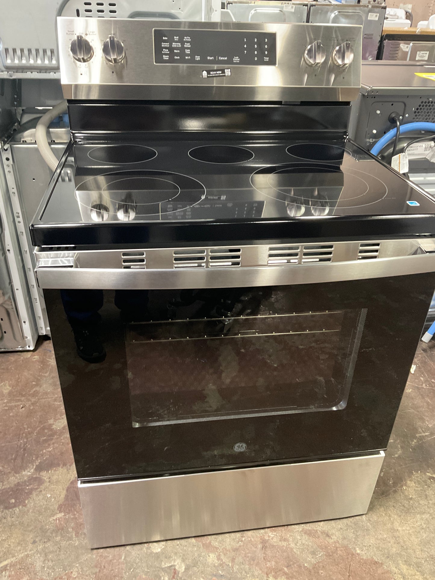 Front view, oven-door closed