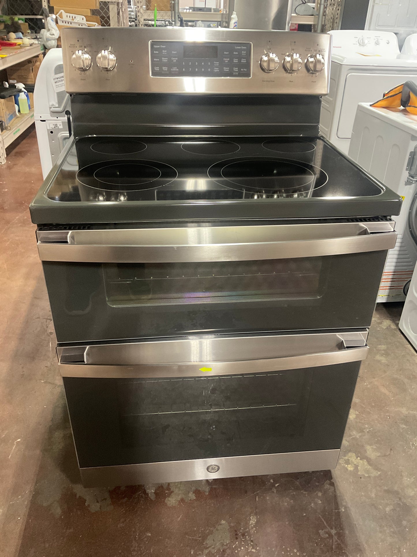 Front view, oven-door closed