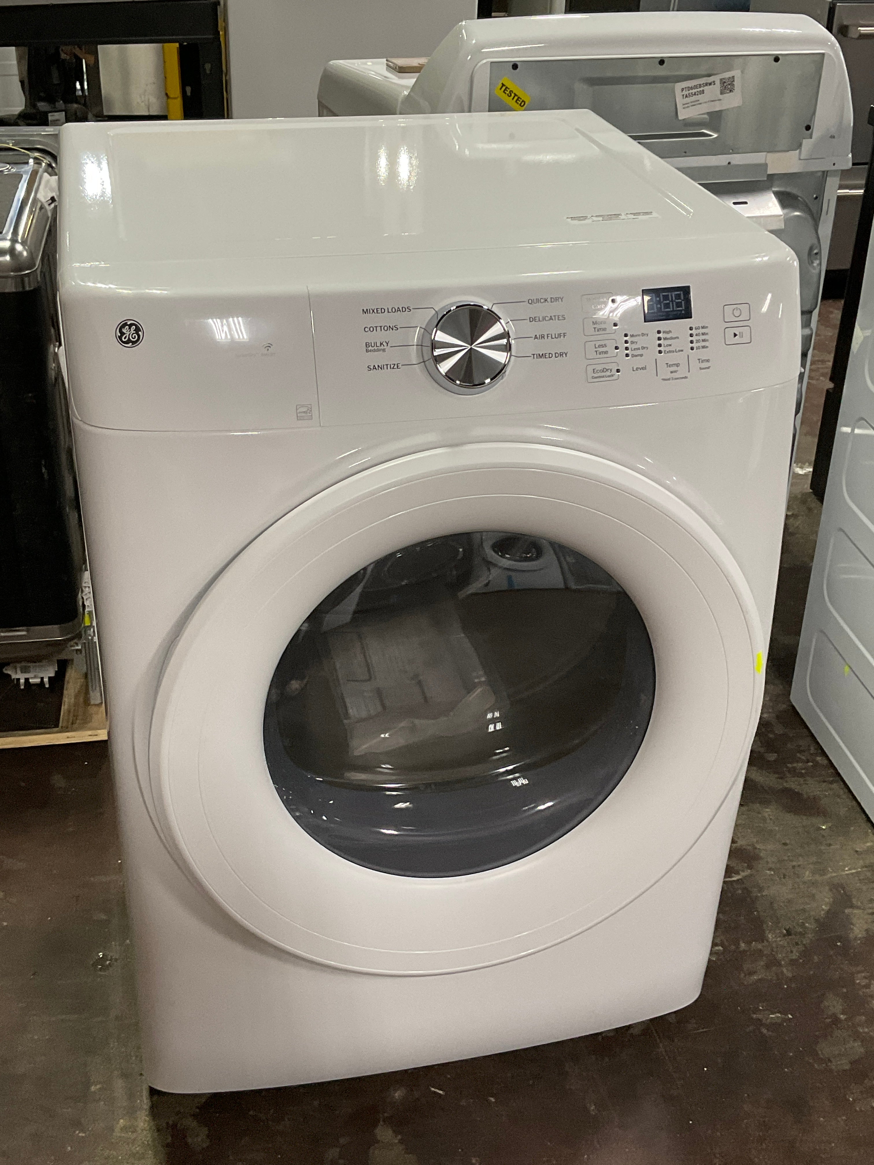 Front view, door closed