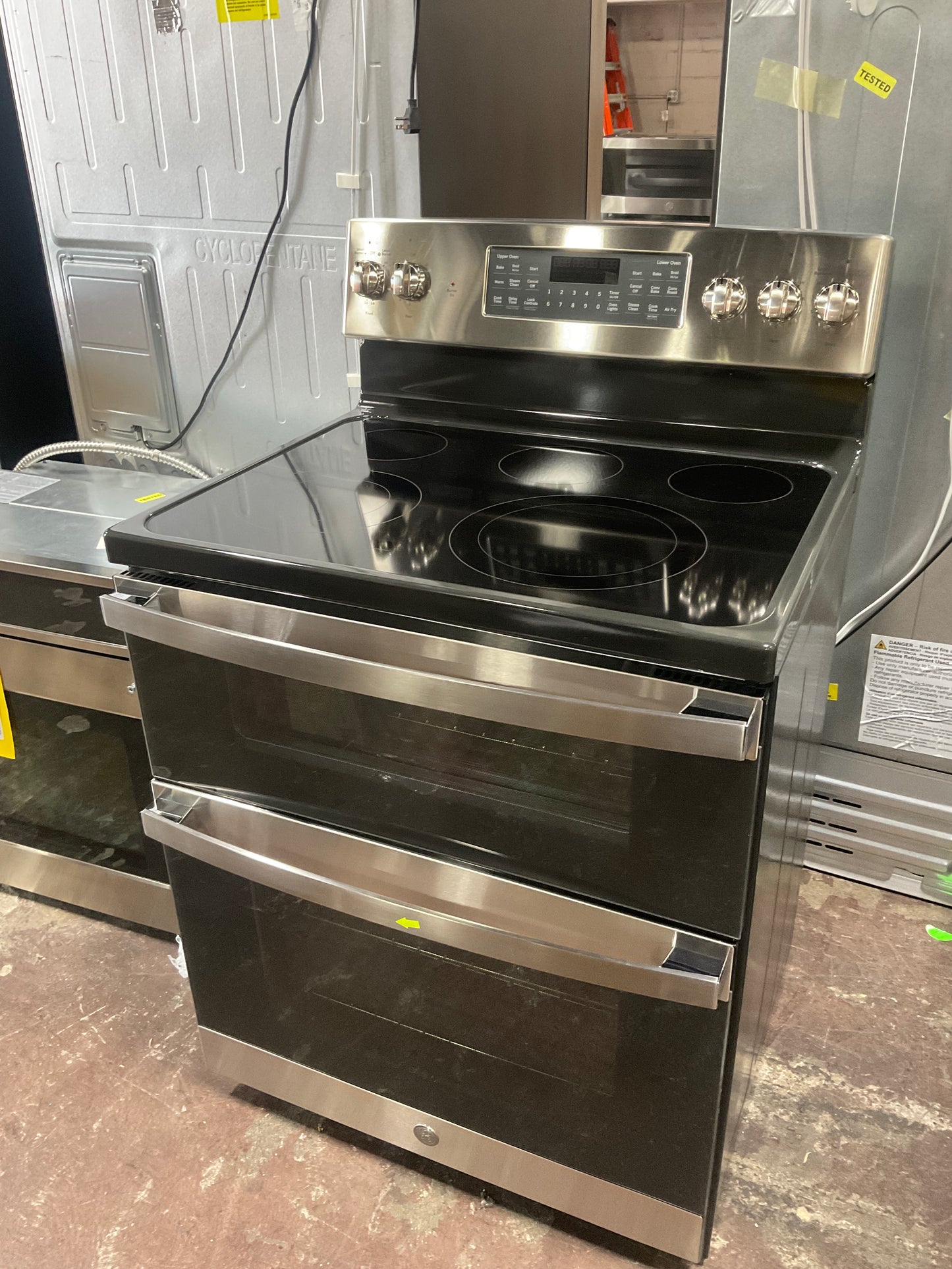 Front view, oven-door closed