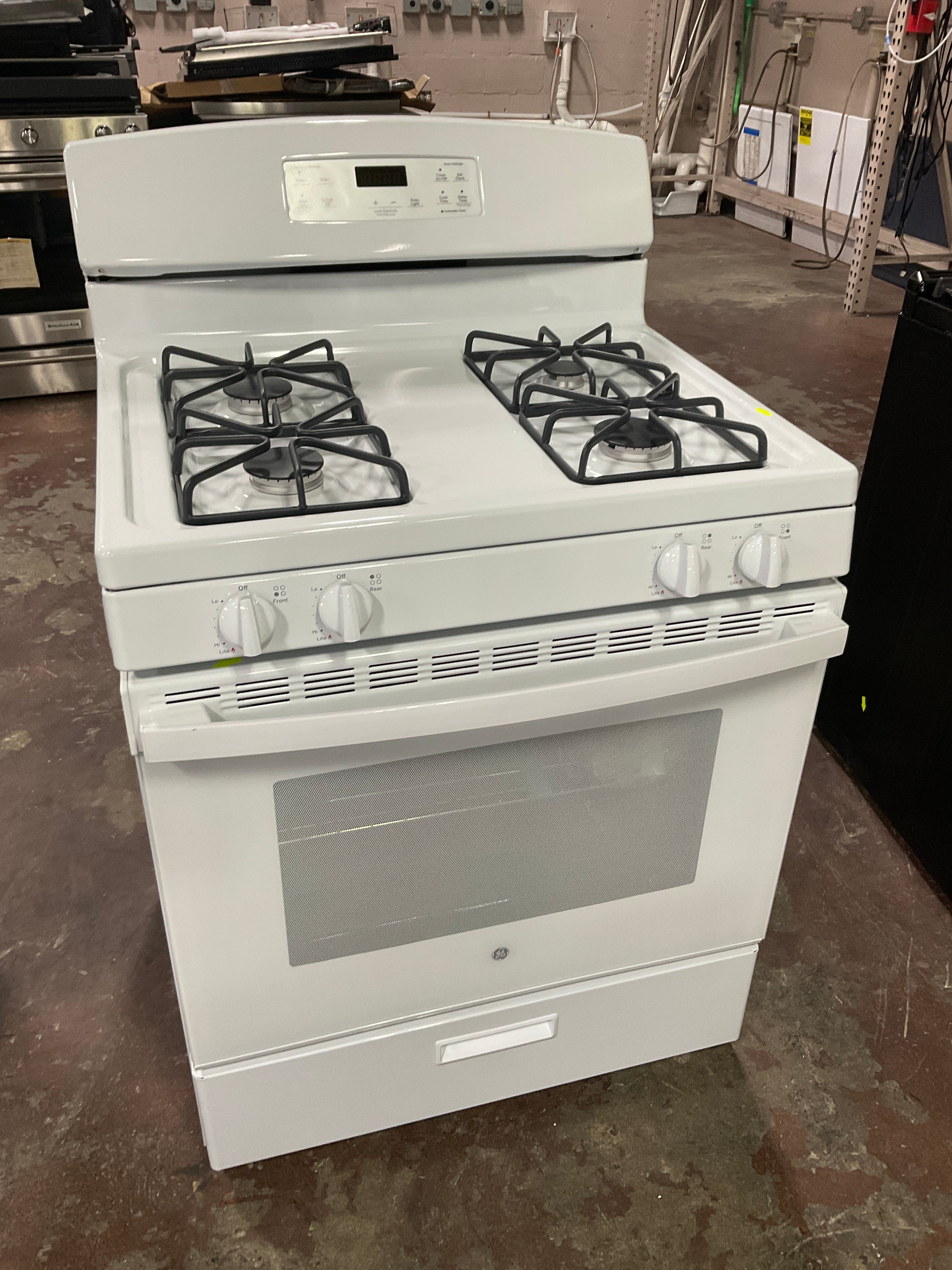Front view, oven-door closed