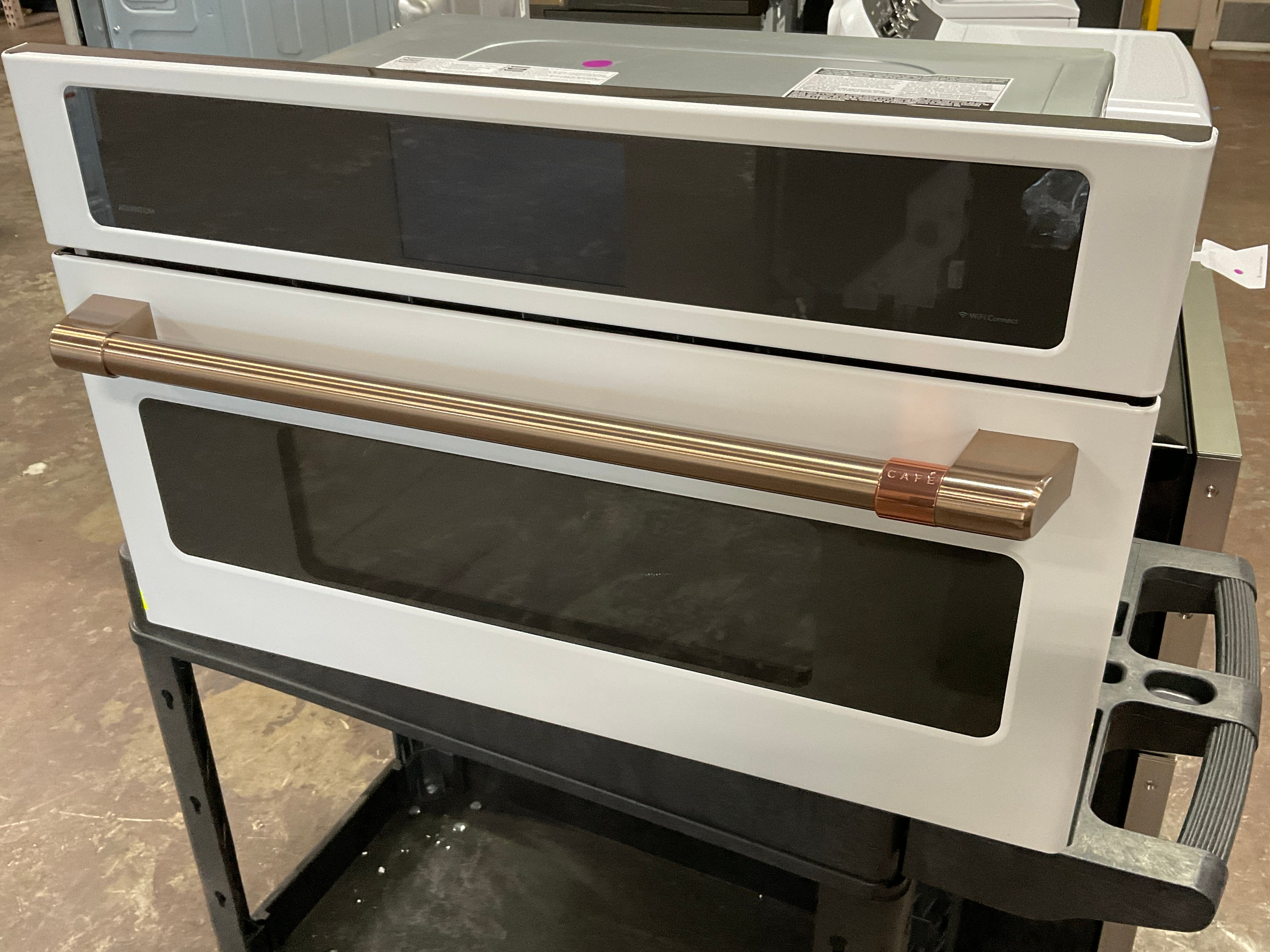 Front view, door closed