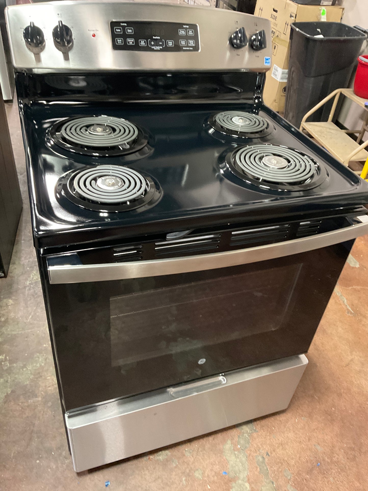 Front view, oven-door closed