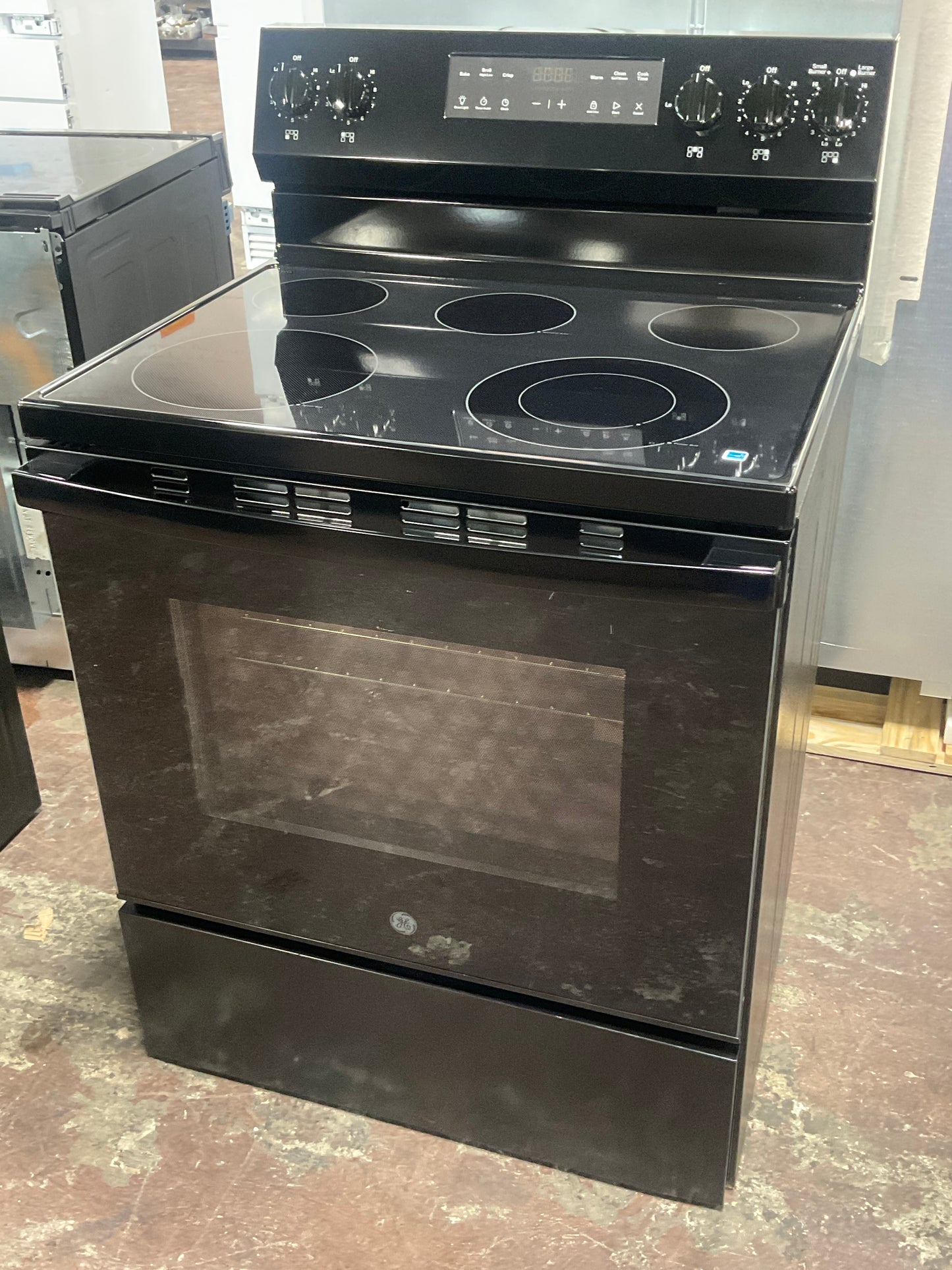Front view, oven-door closed