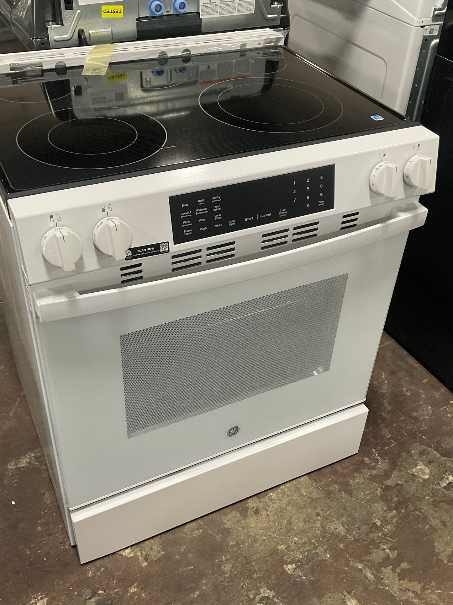 Front view, oven-door closed