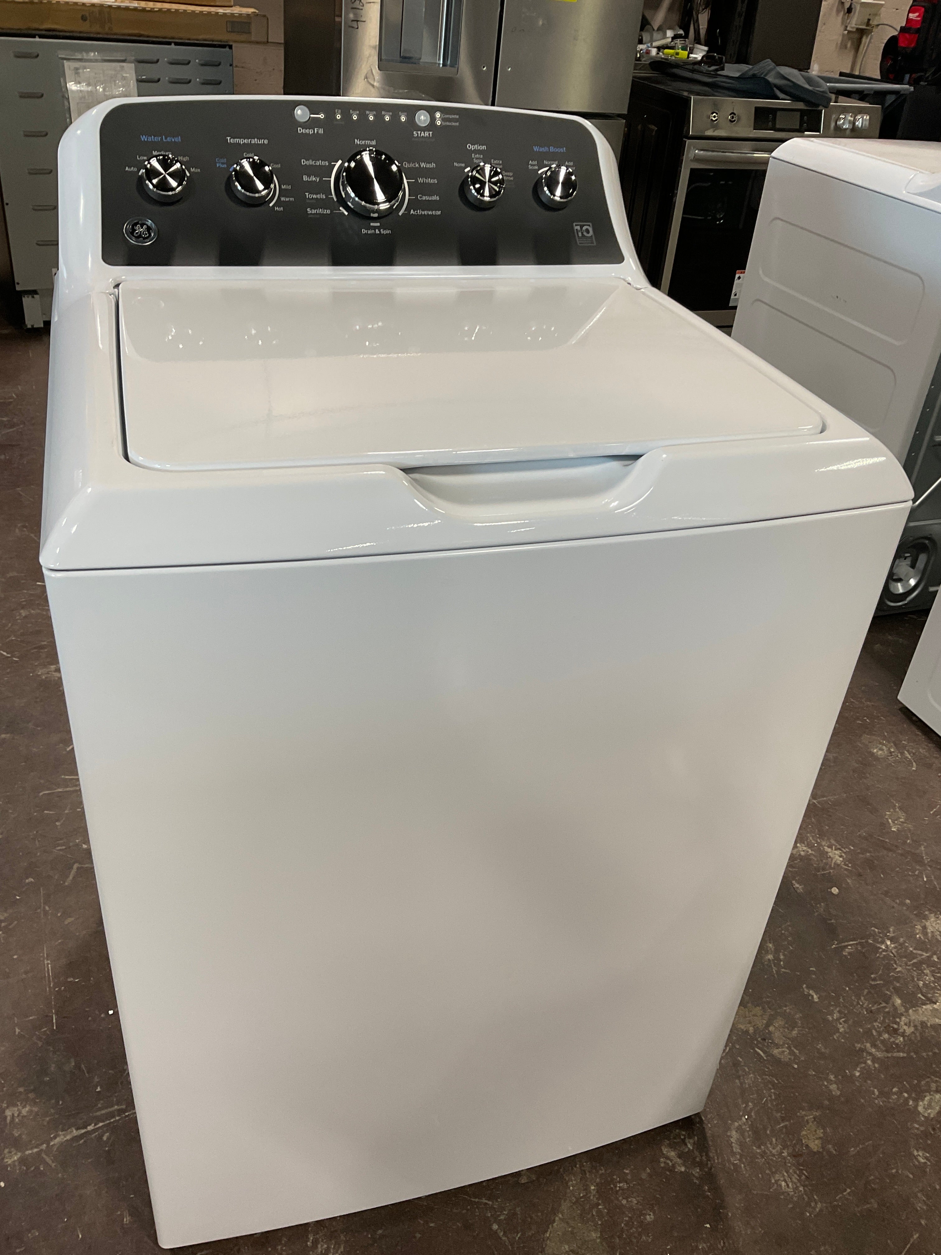 Front view, door closed