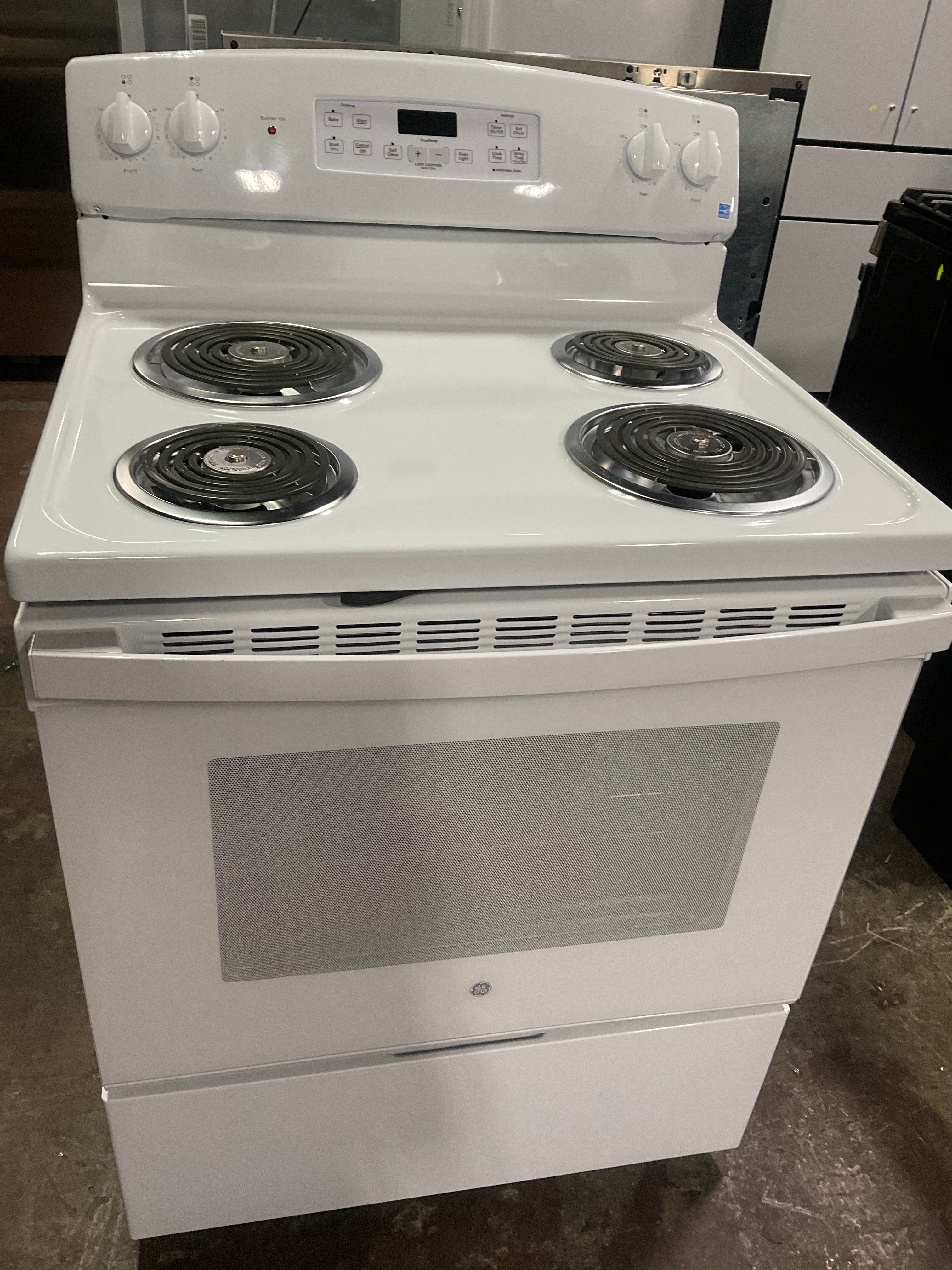 Front view, oven-door closed