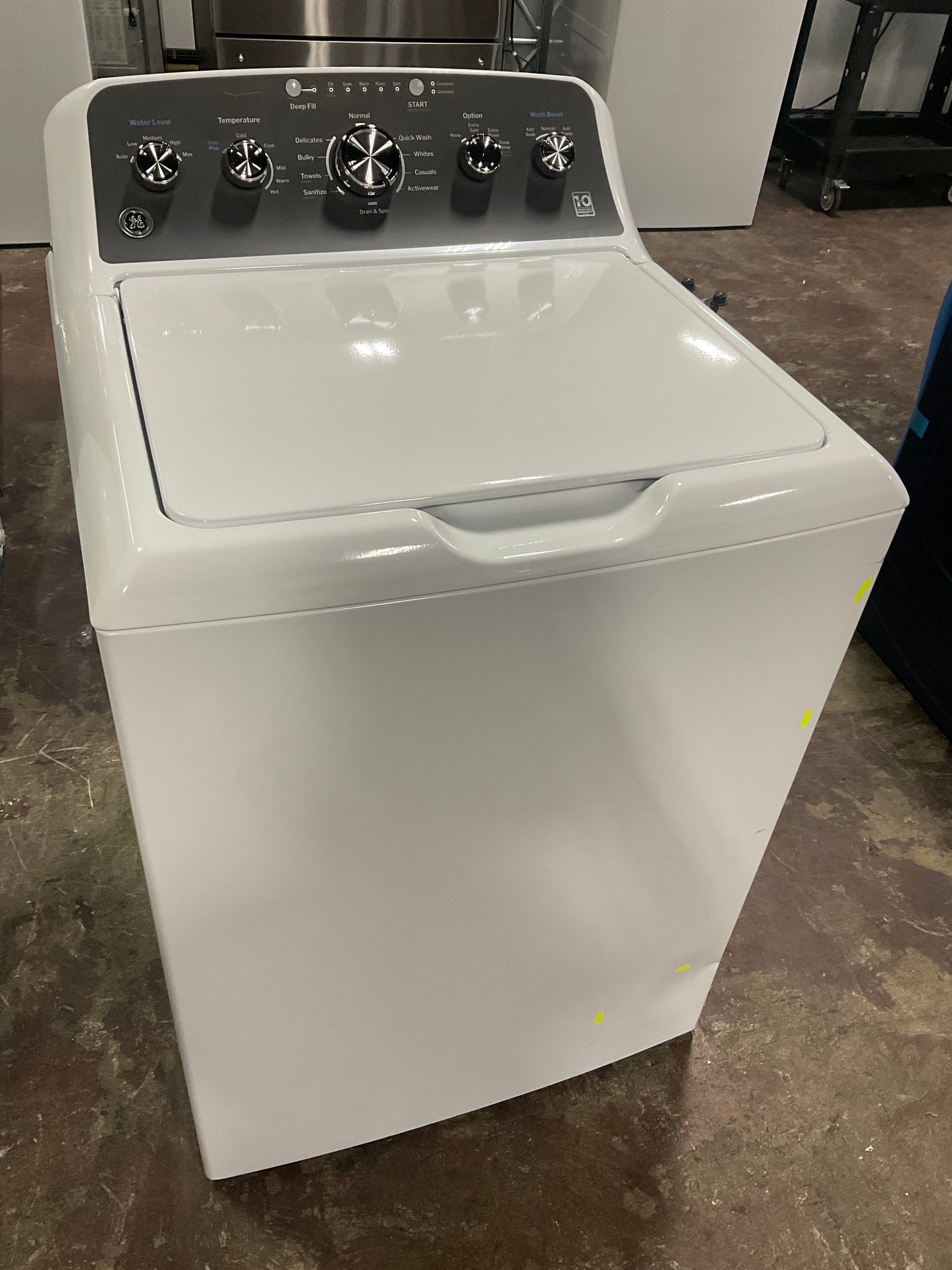 Front view, door closed