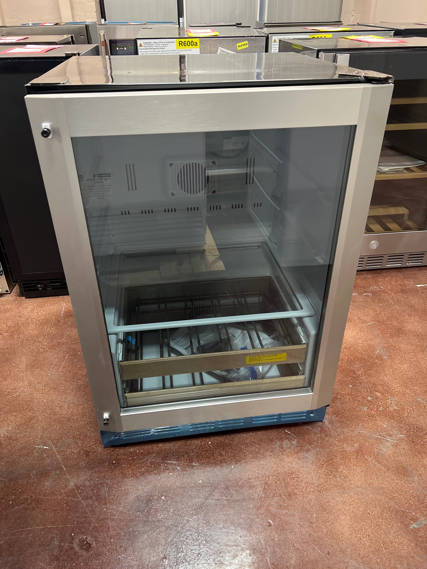 Front view, door closed