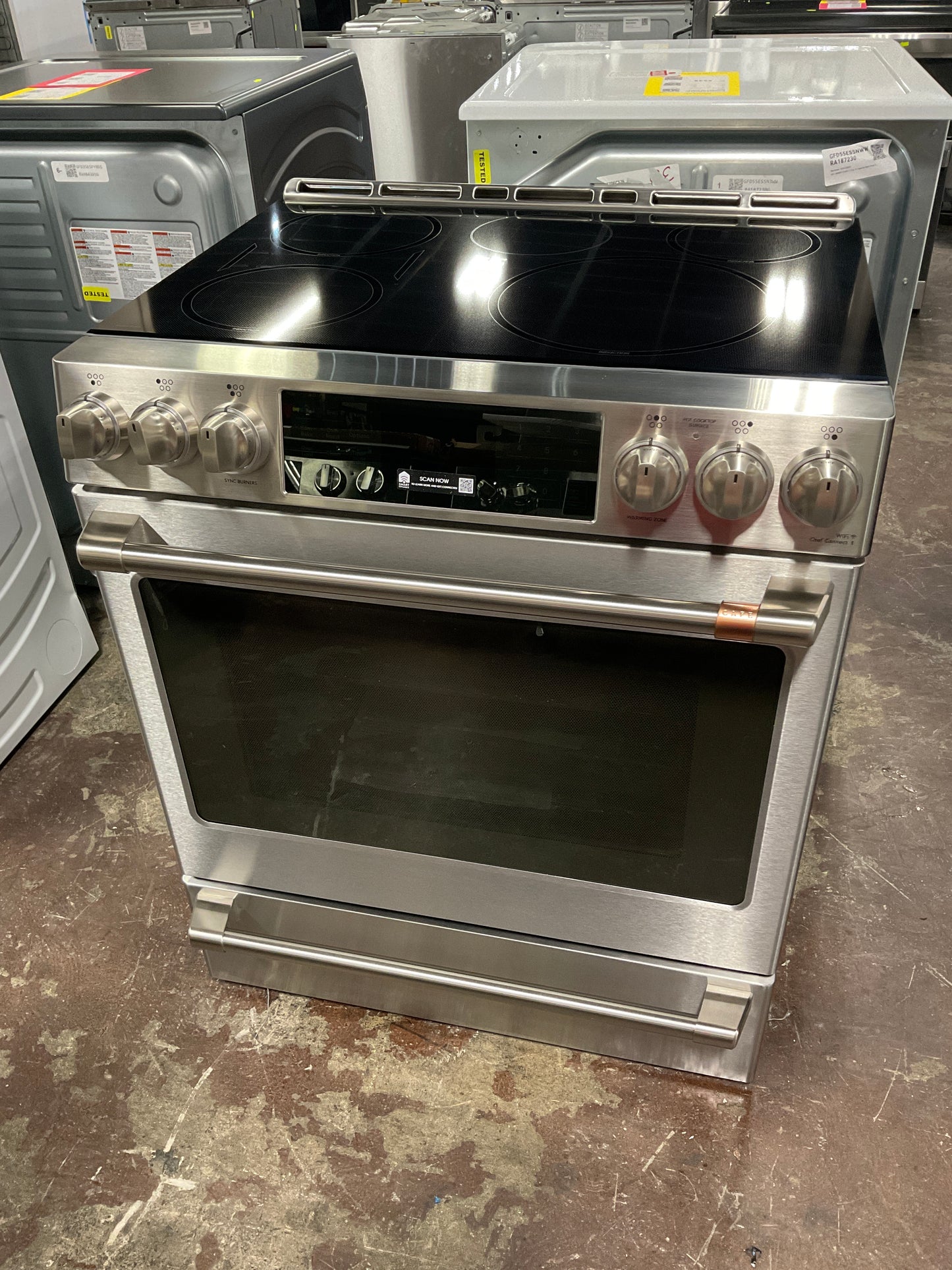 Front view, oven-door closed