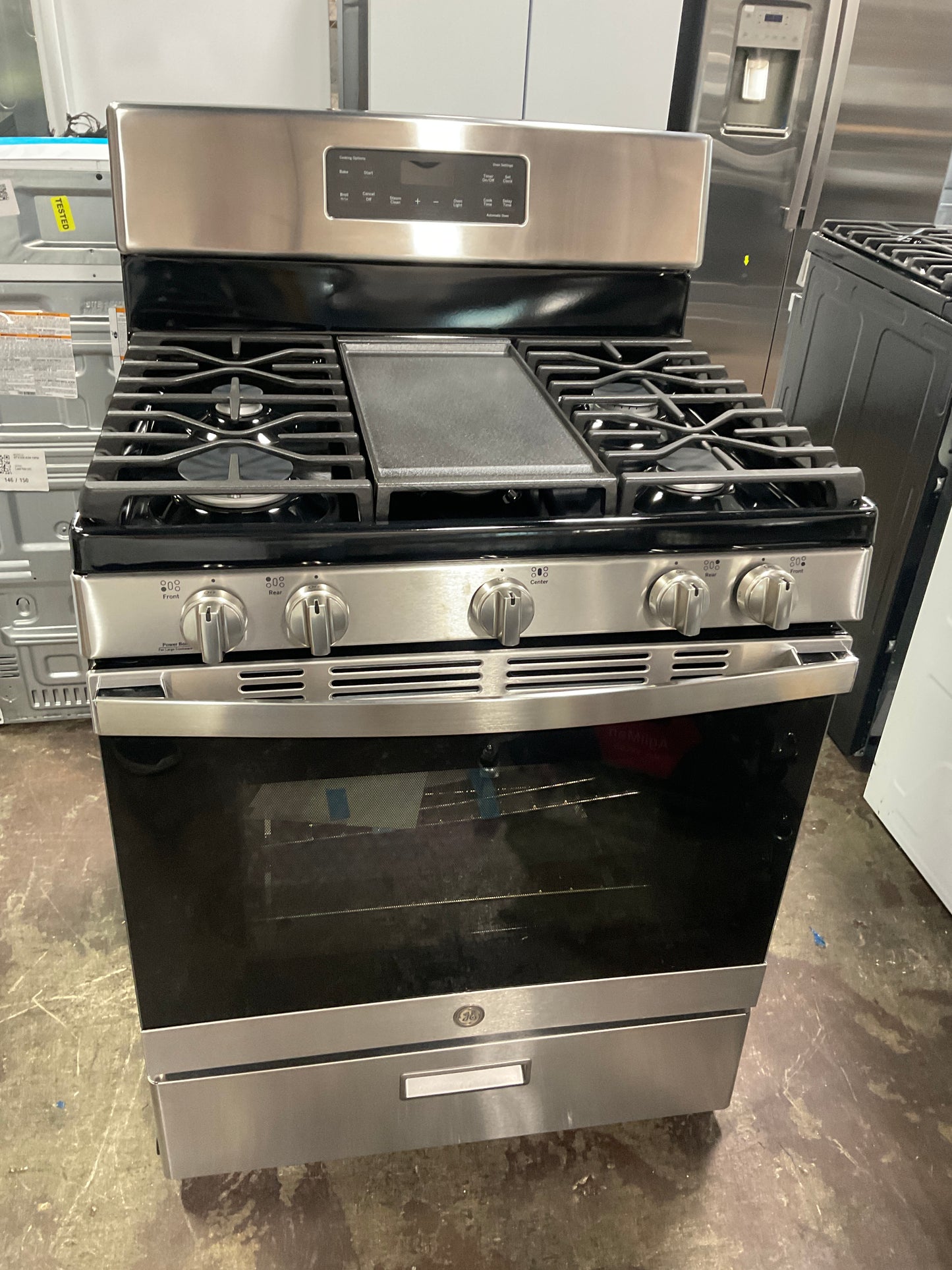 Front view, oven-door closed