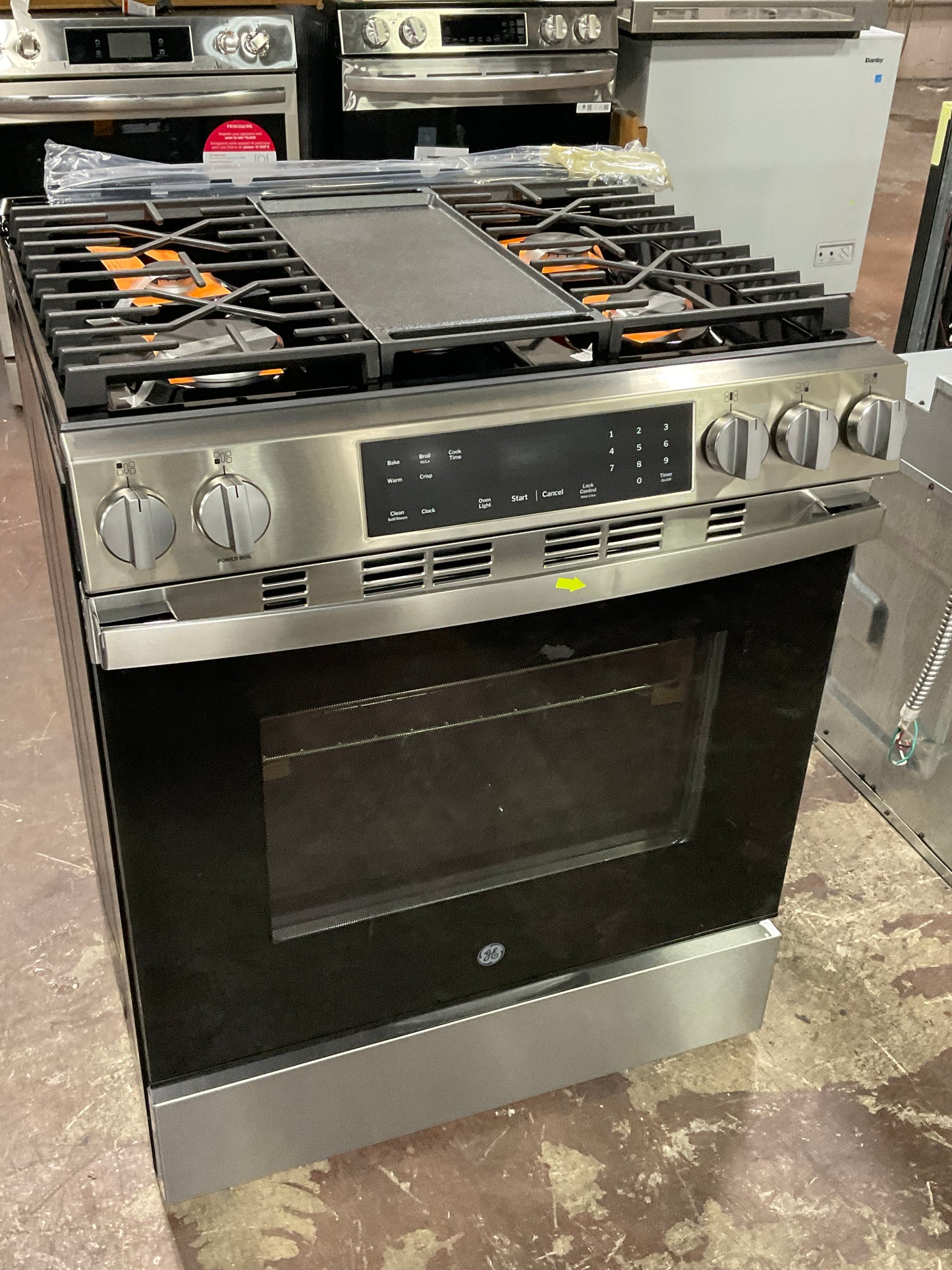 Front view, oven-door closed