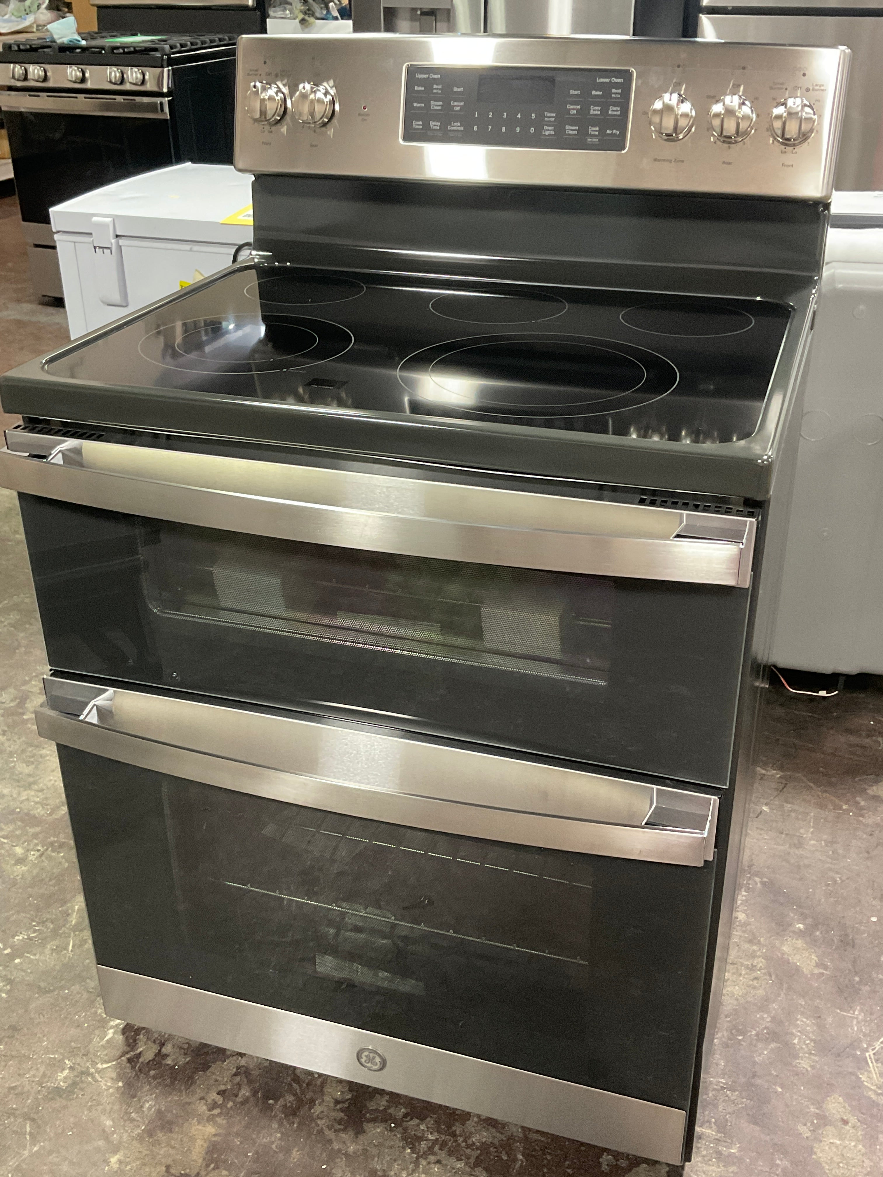 Front view, oven-door closed