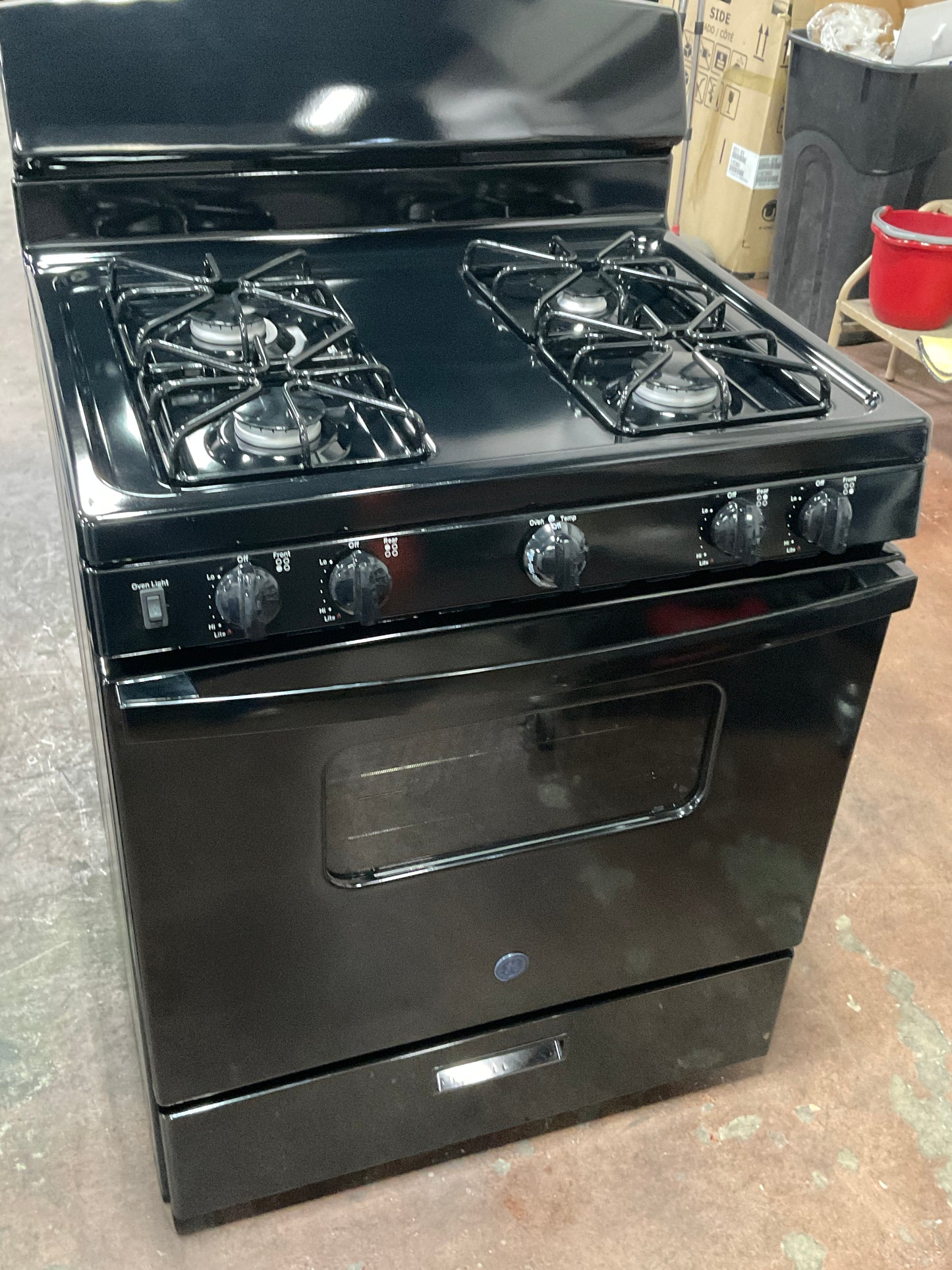 Front view, oven-door closed