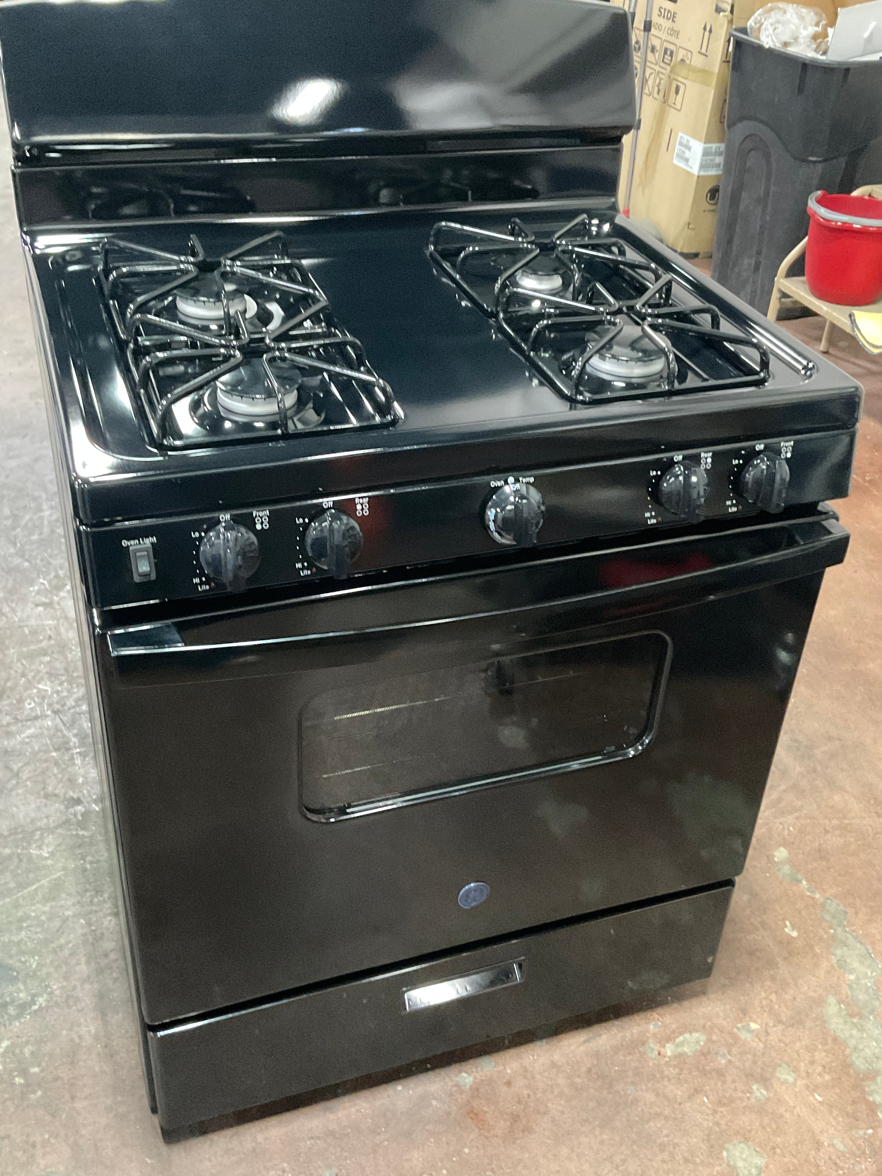 Front view, oven-door closed