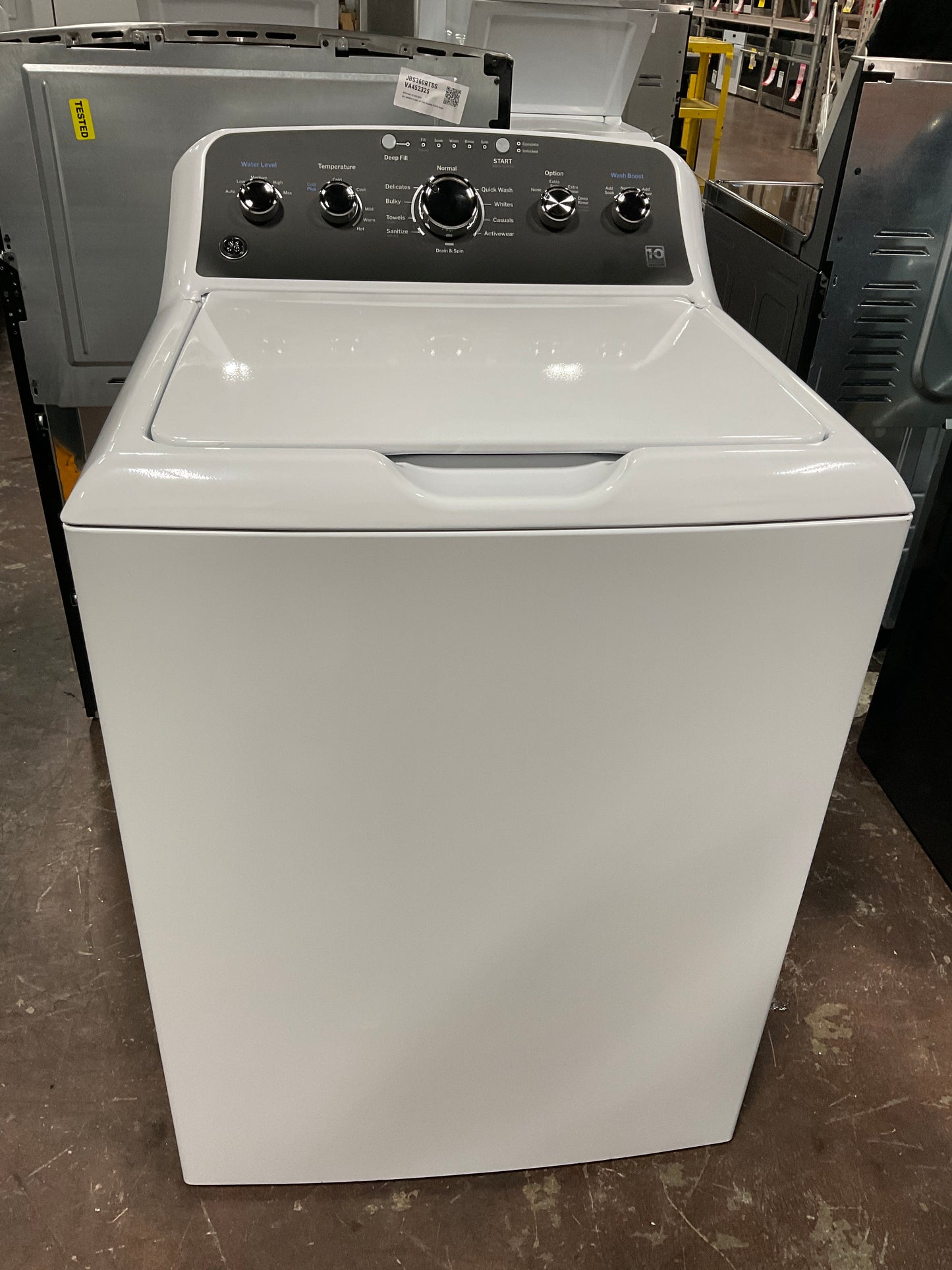 Front view, door closed