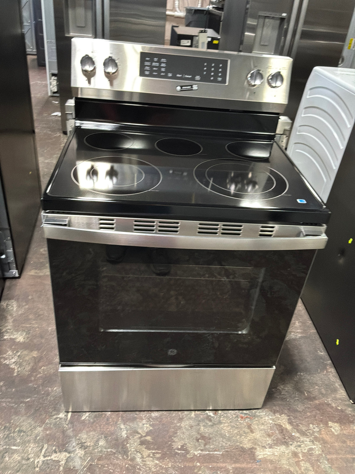 Front view, oven-door closed