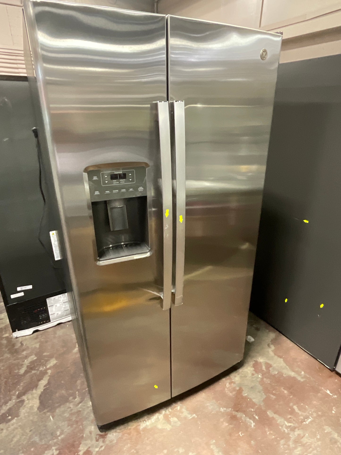 Front view, door closed