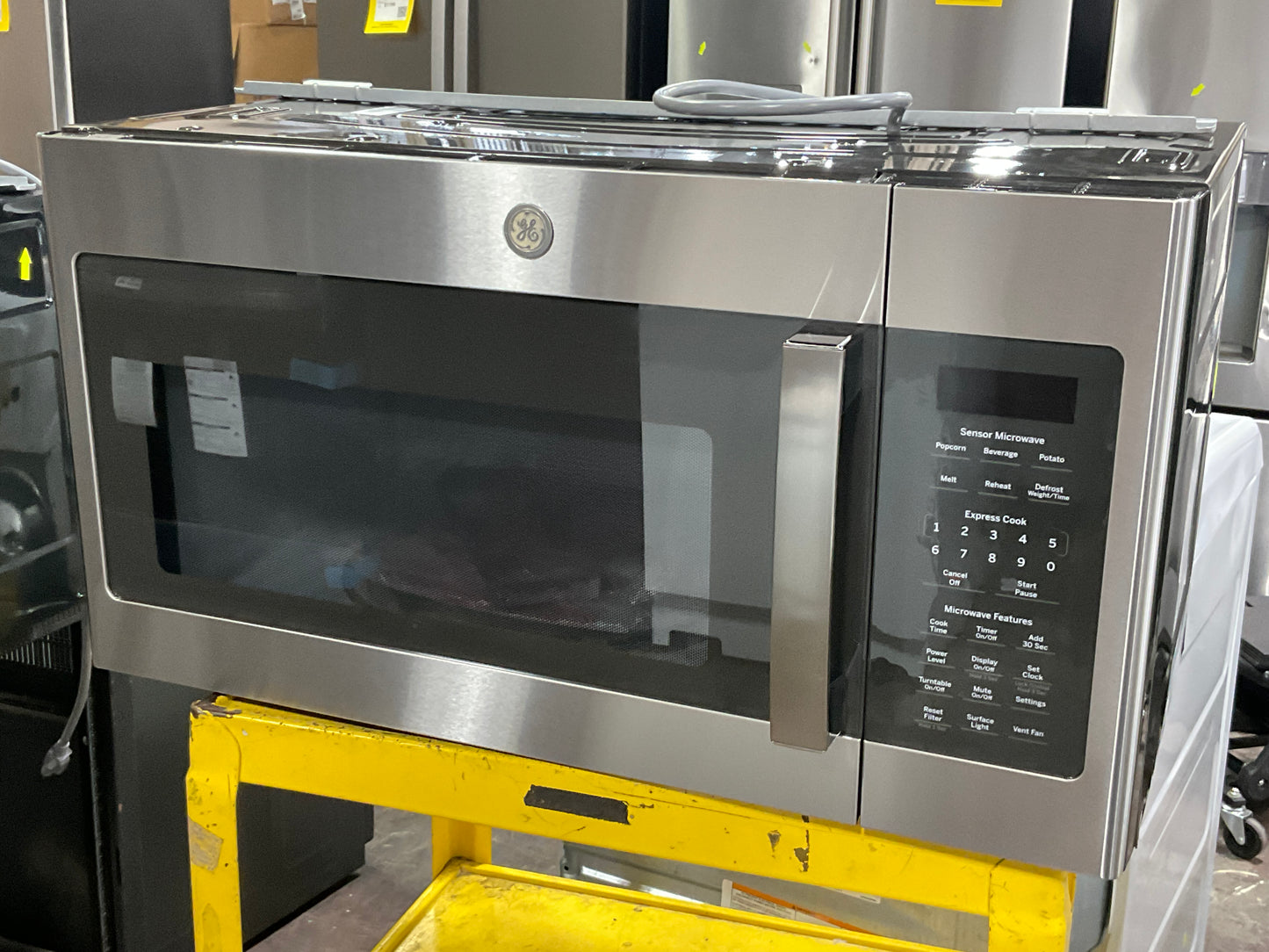 Front view, door closed