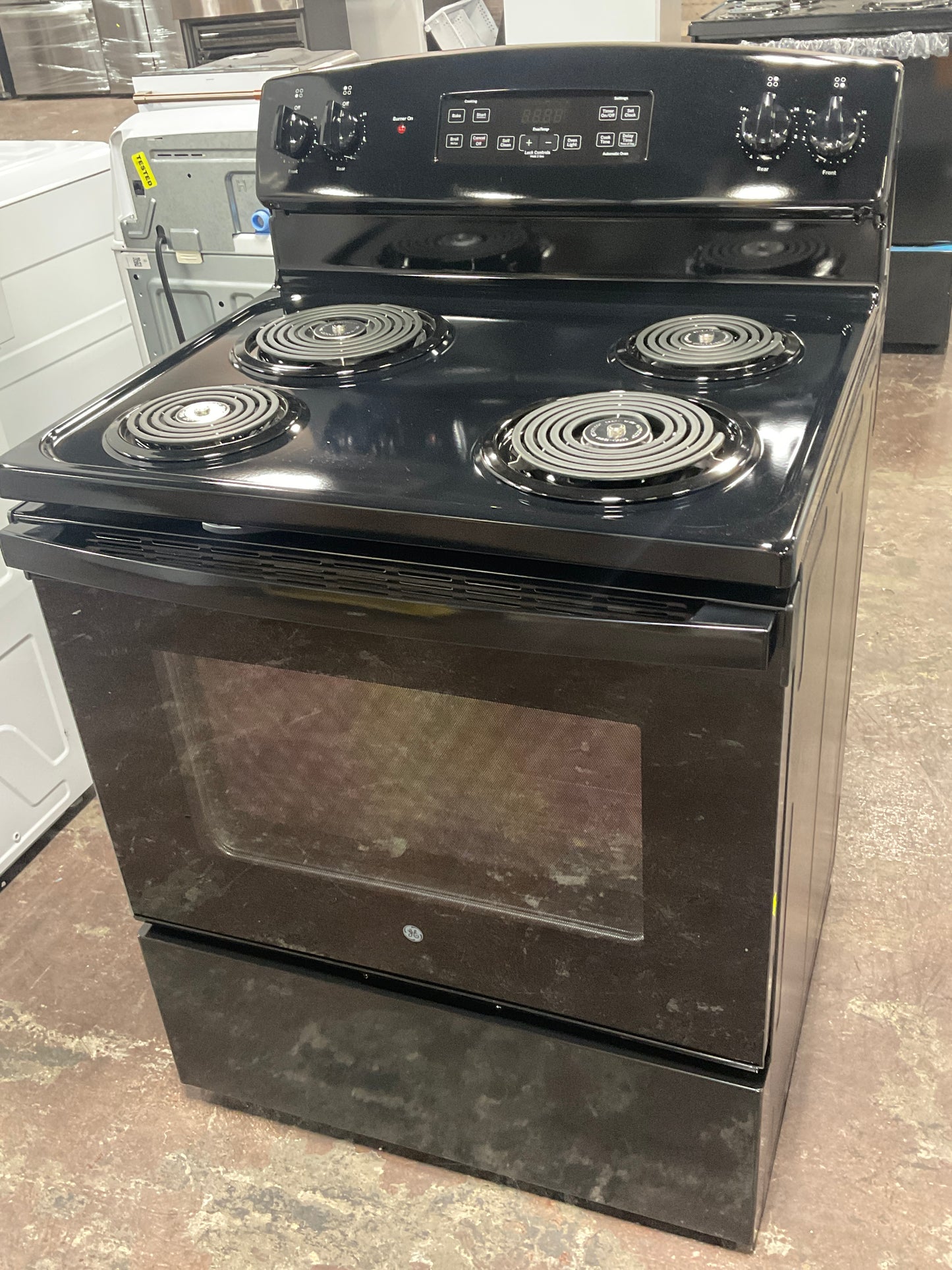 Front view, oven-door closed