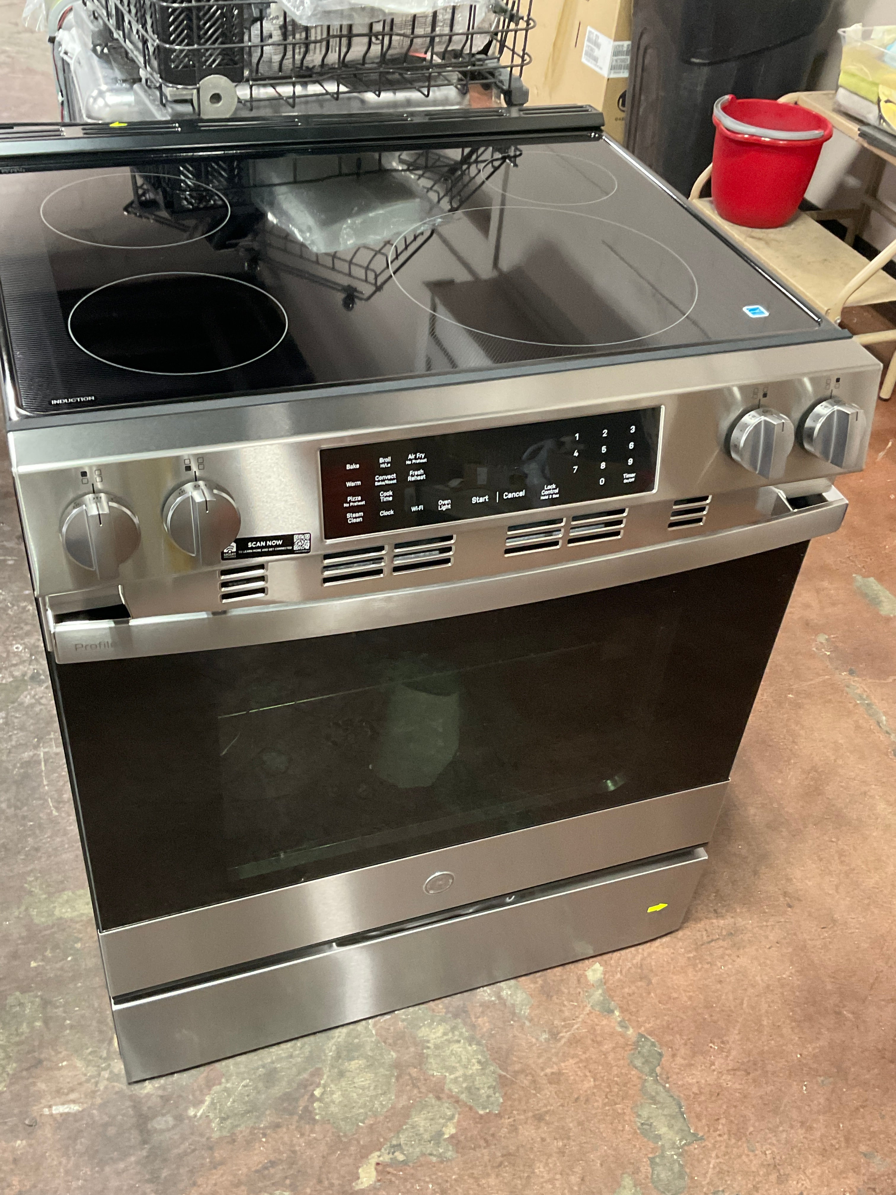 Front view, oven-door closed