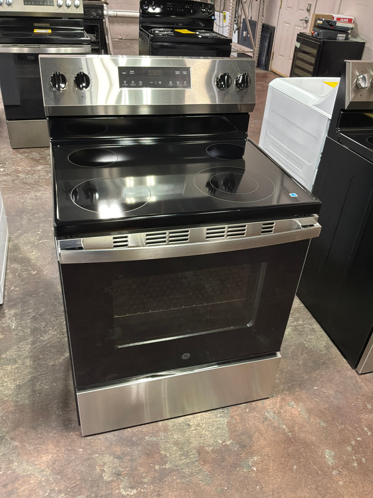 Front view, oven-door closed