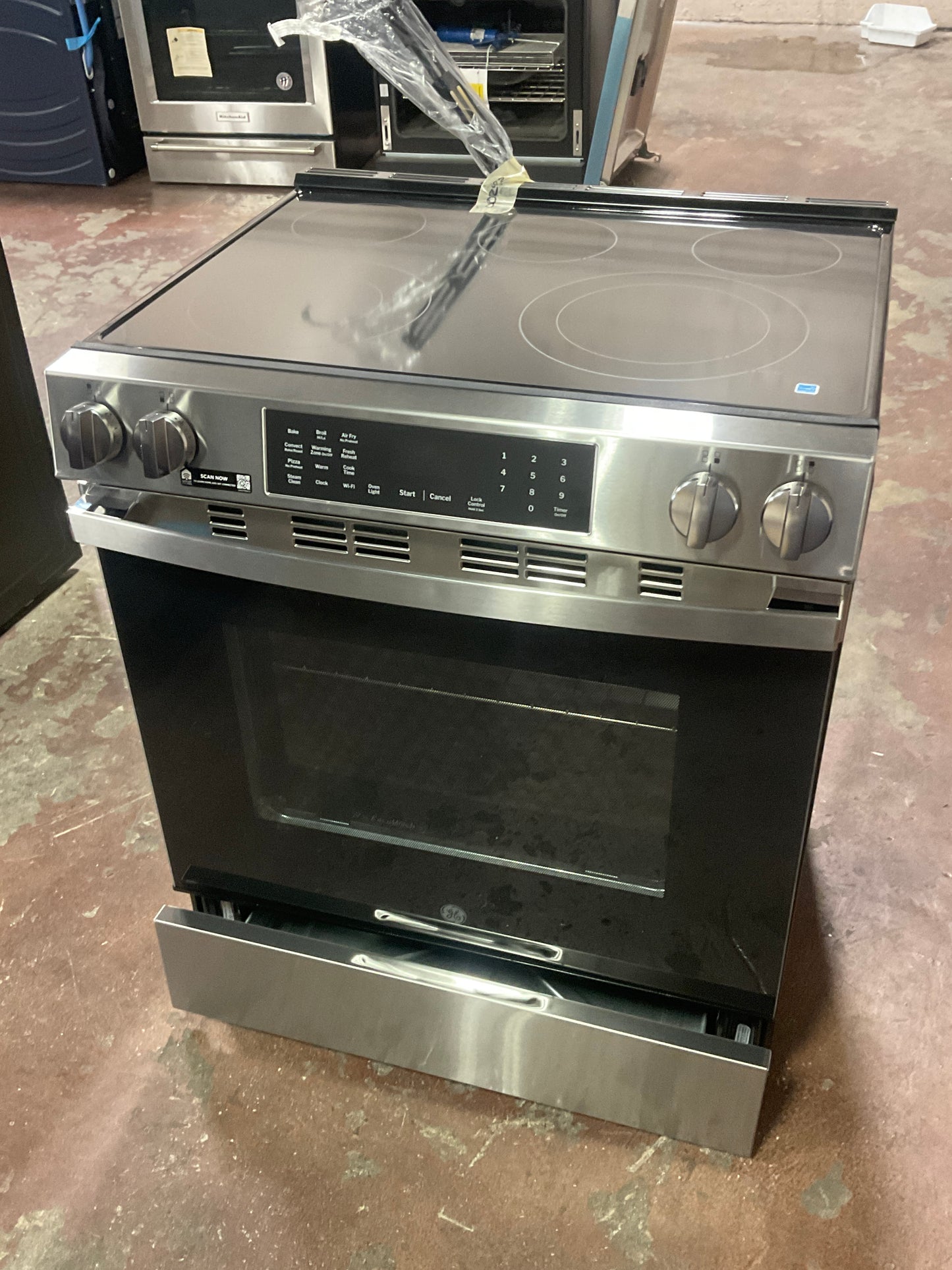 Front view, oven-door closed