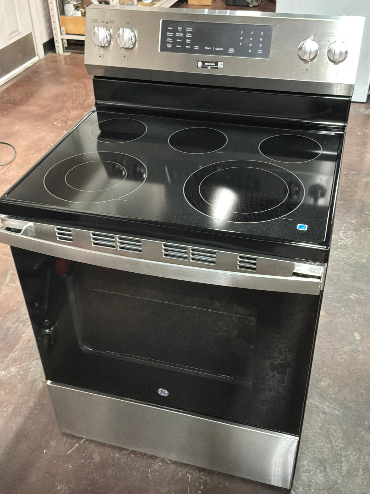 Front view, oven-door closed