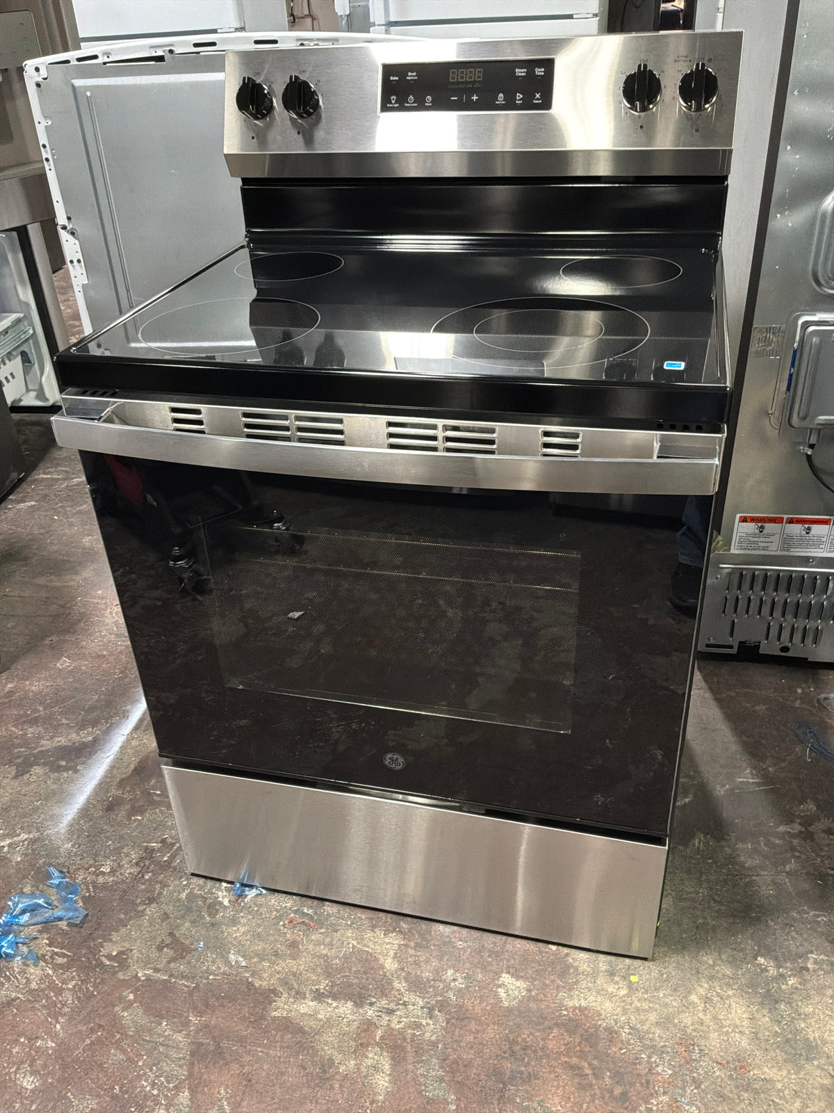 Front view, oven-door closed