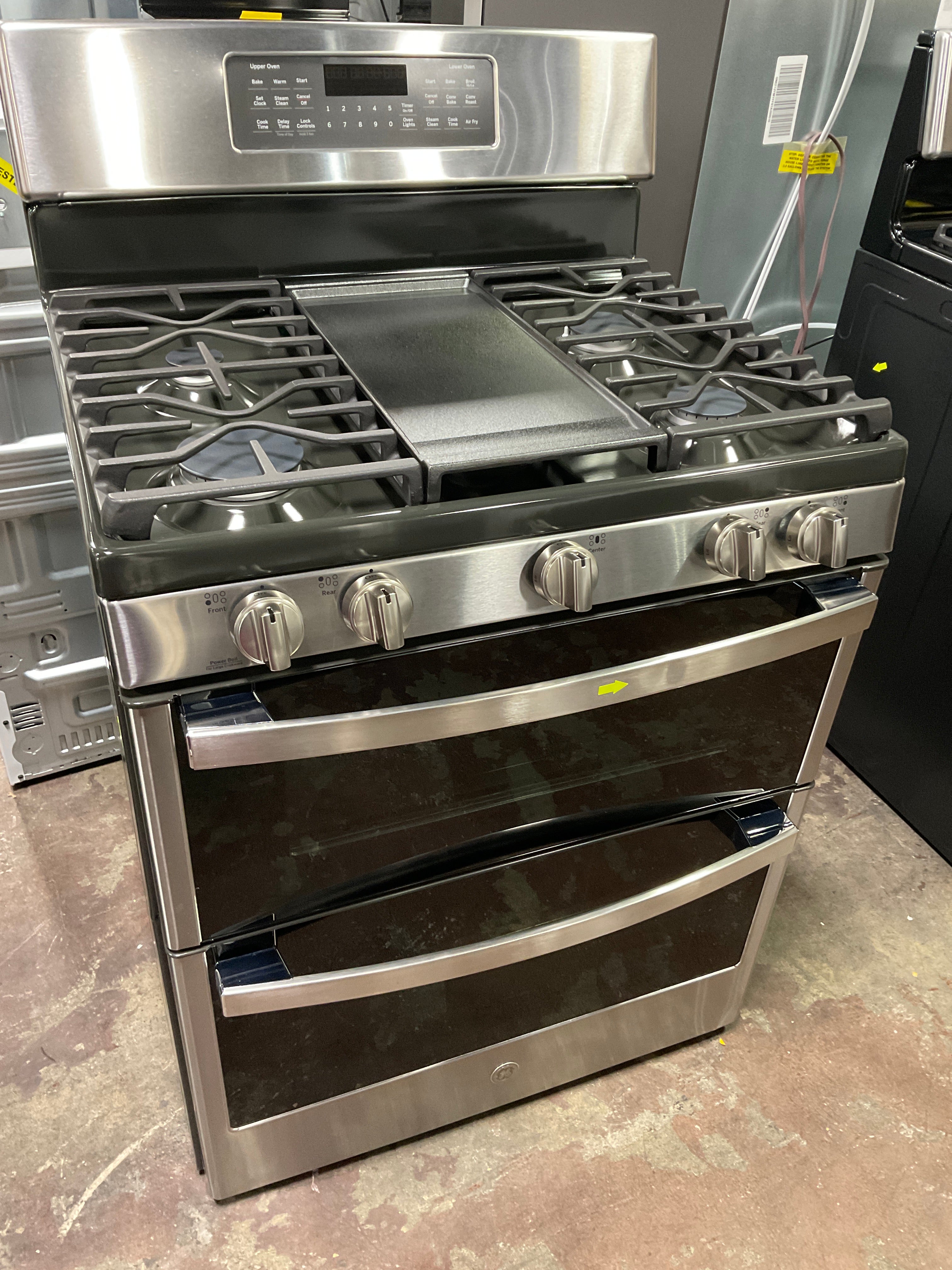 Front view, oven-door closed