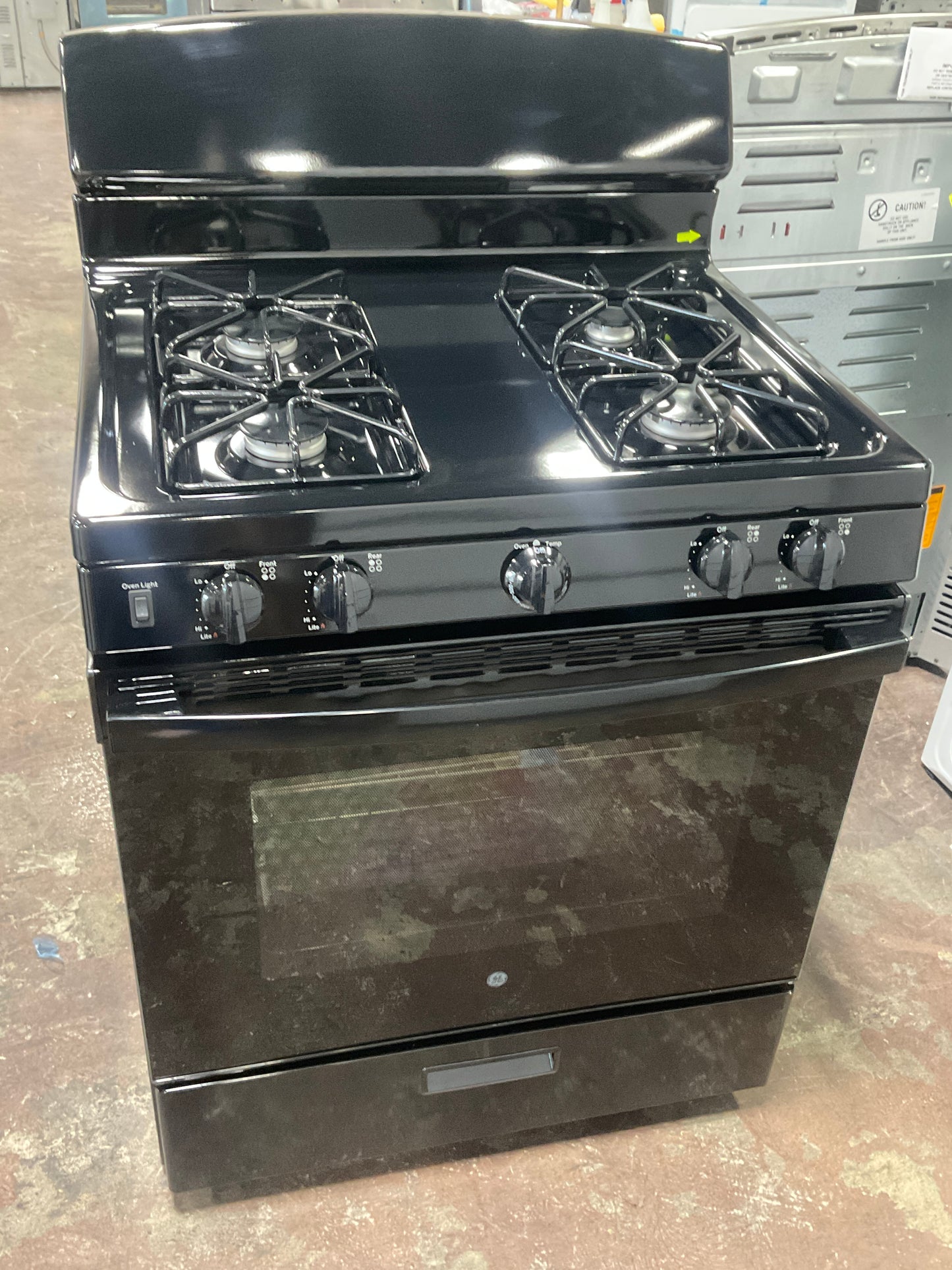 Front view, oven-door closed