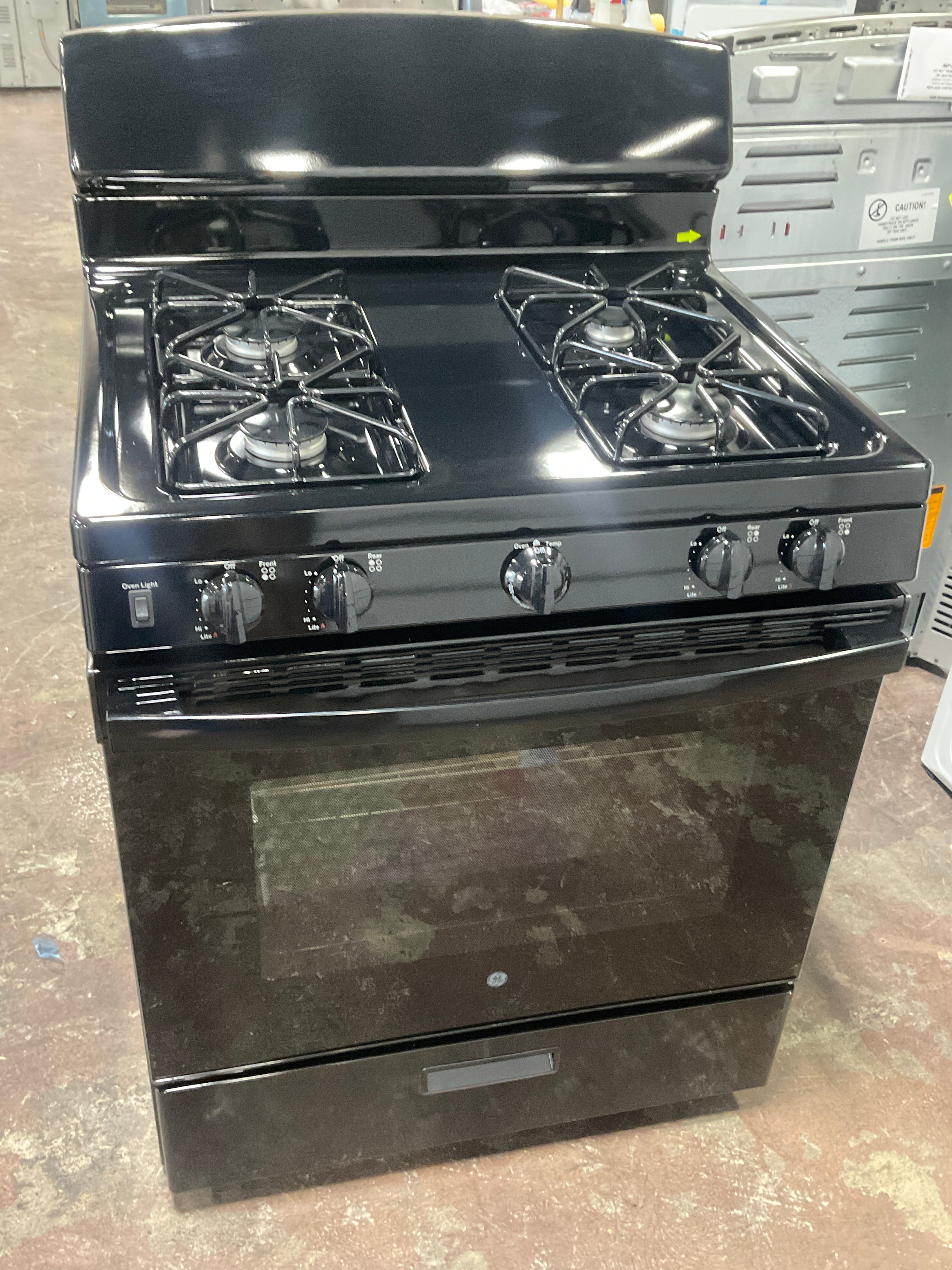 Front view, oven-door closed